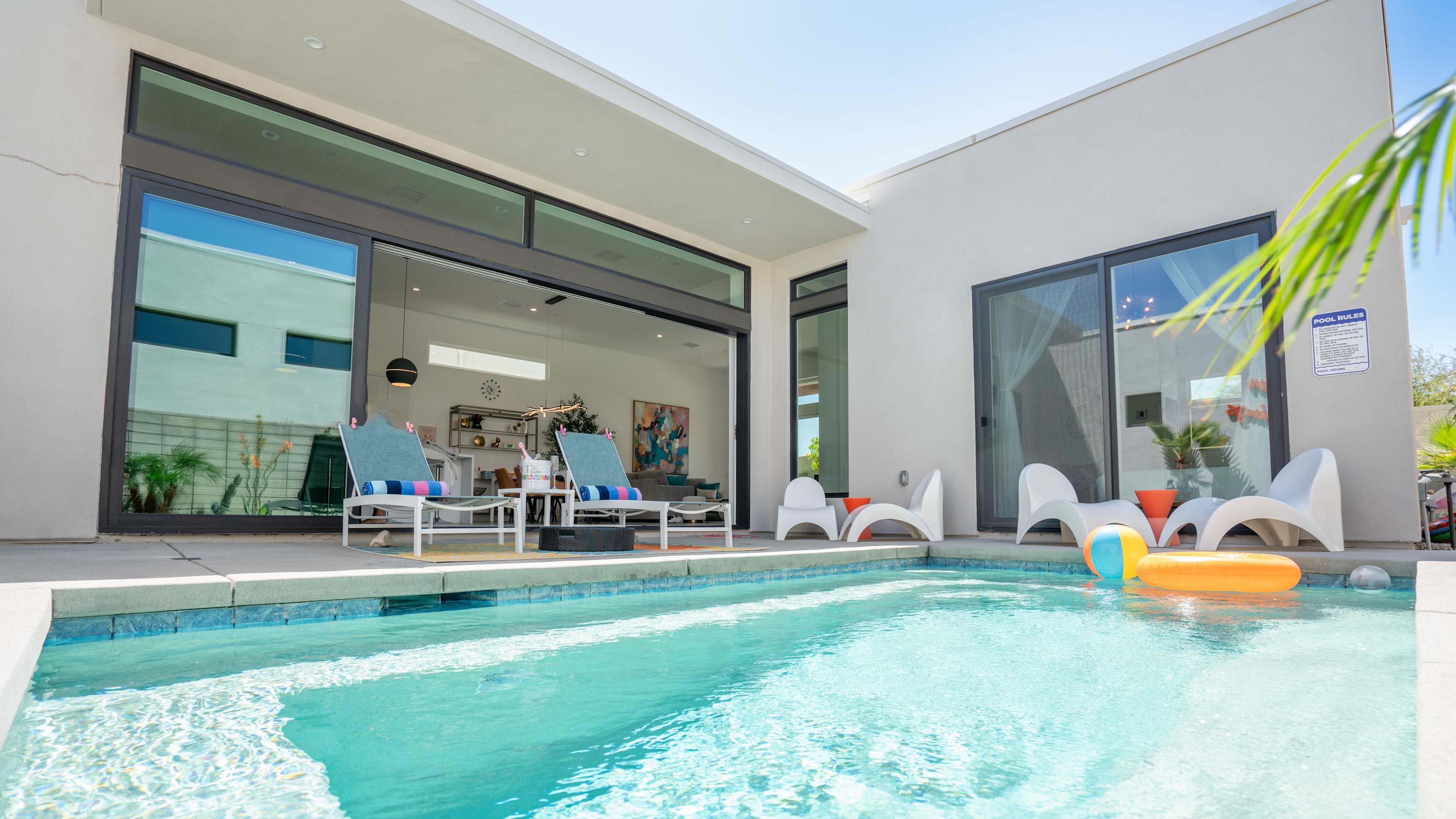 P S Chic Escape