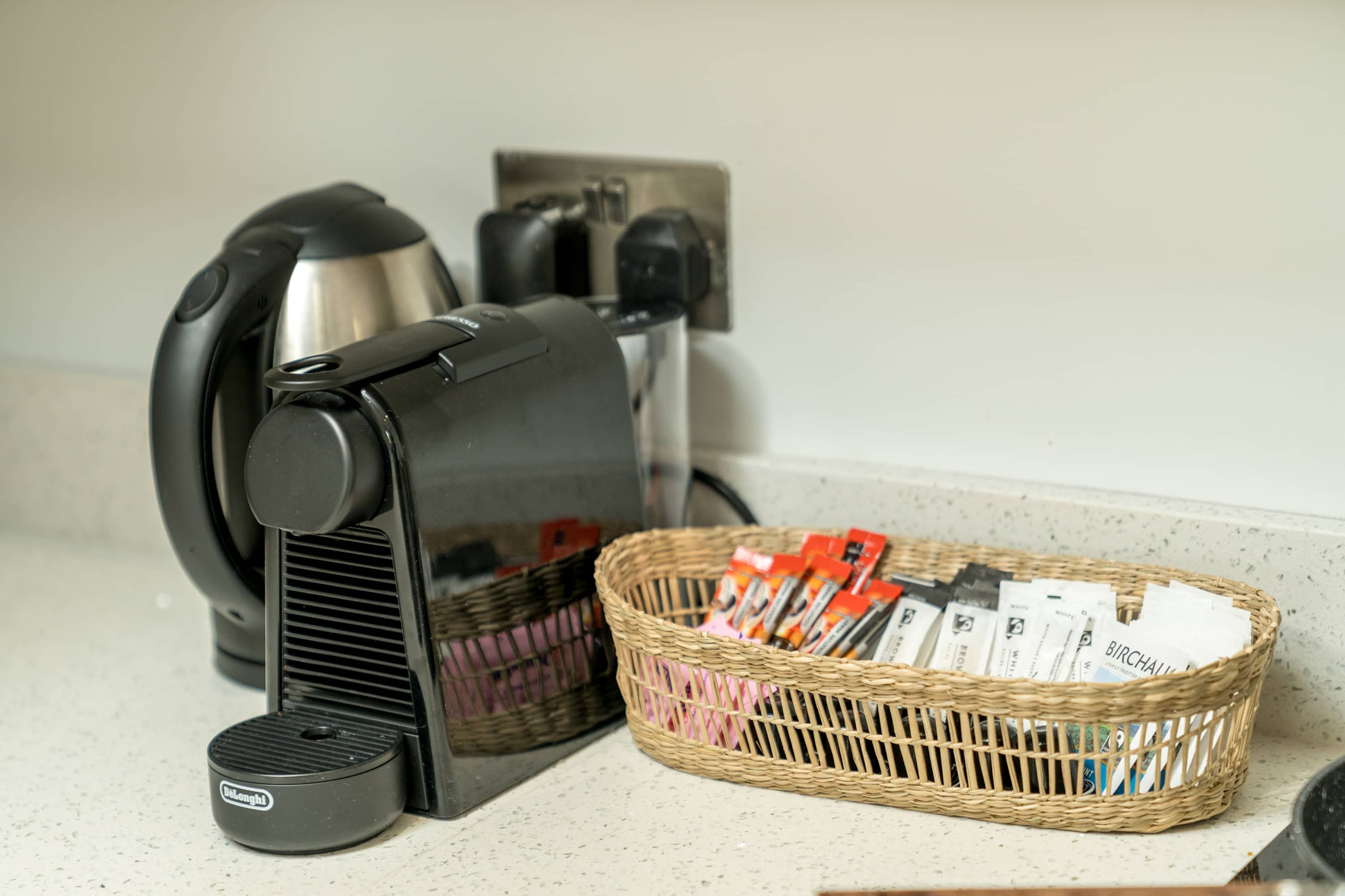 Hendon 4 Min to Station 2BR Sleeps 6 by Omega in Hendon Way 220 NW4 3NE - Property image 11 - VivreStays