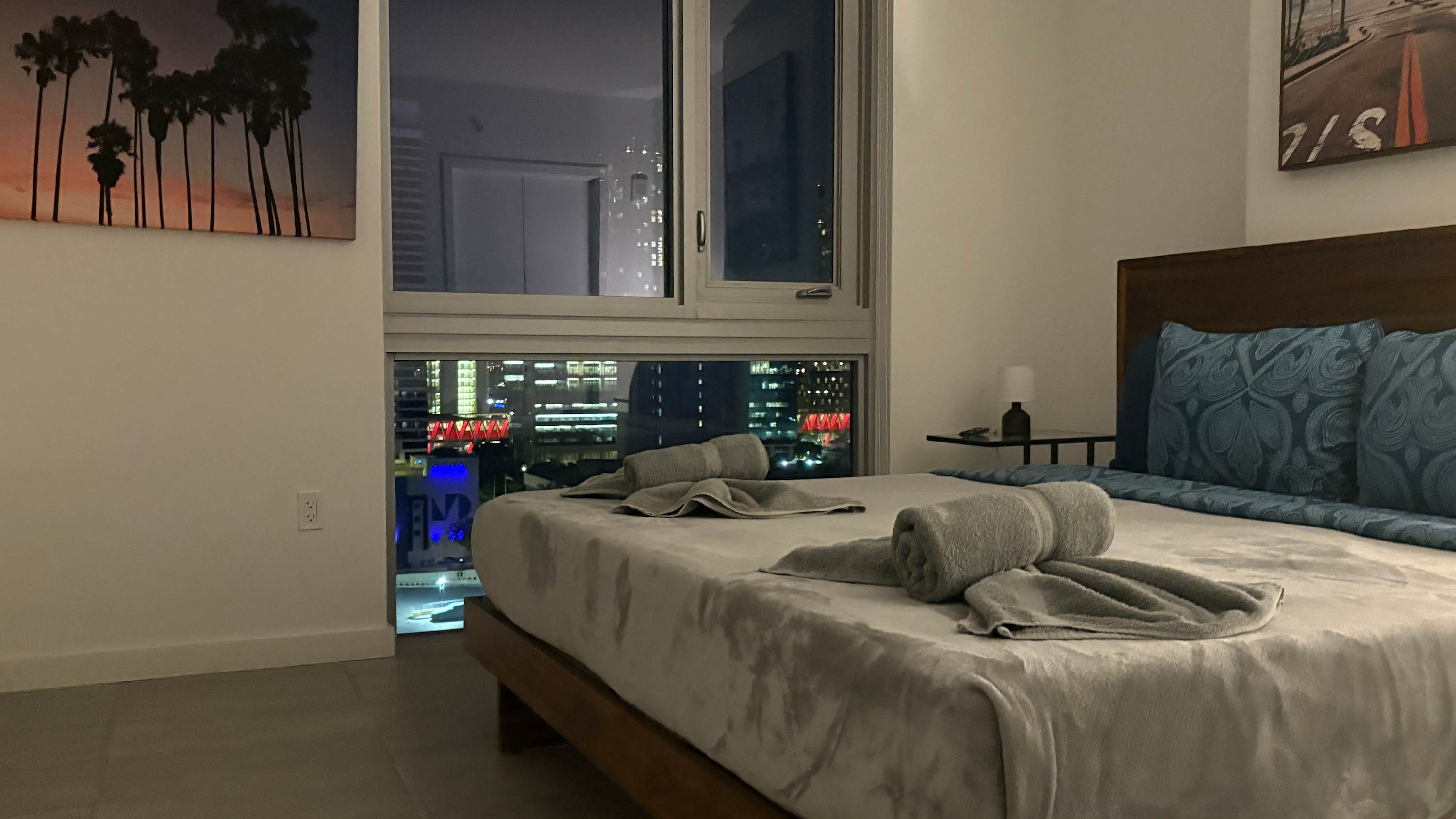 Contemporary Comfort | Rooftop Views & Full Kitchen - Foto 21