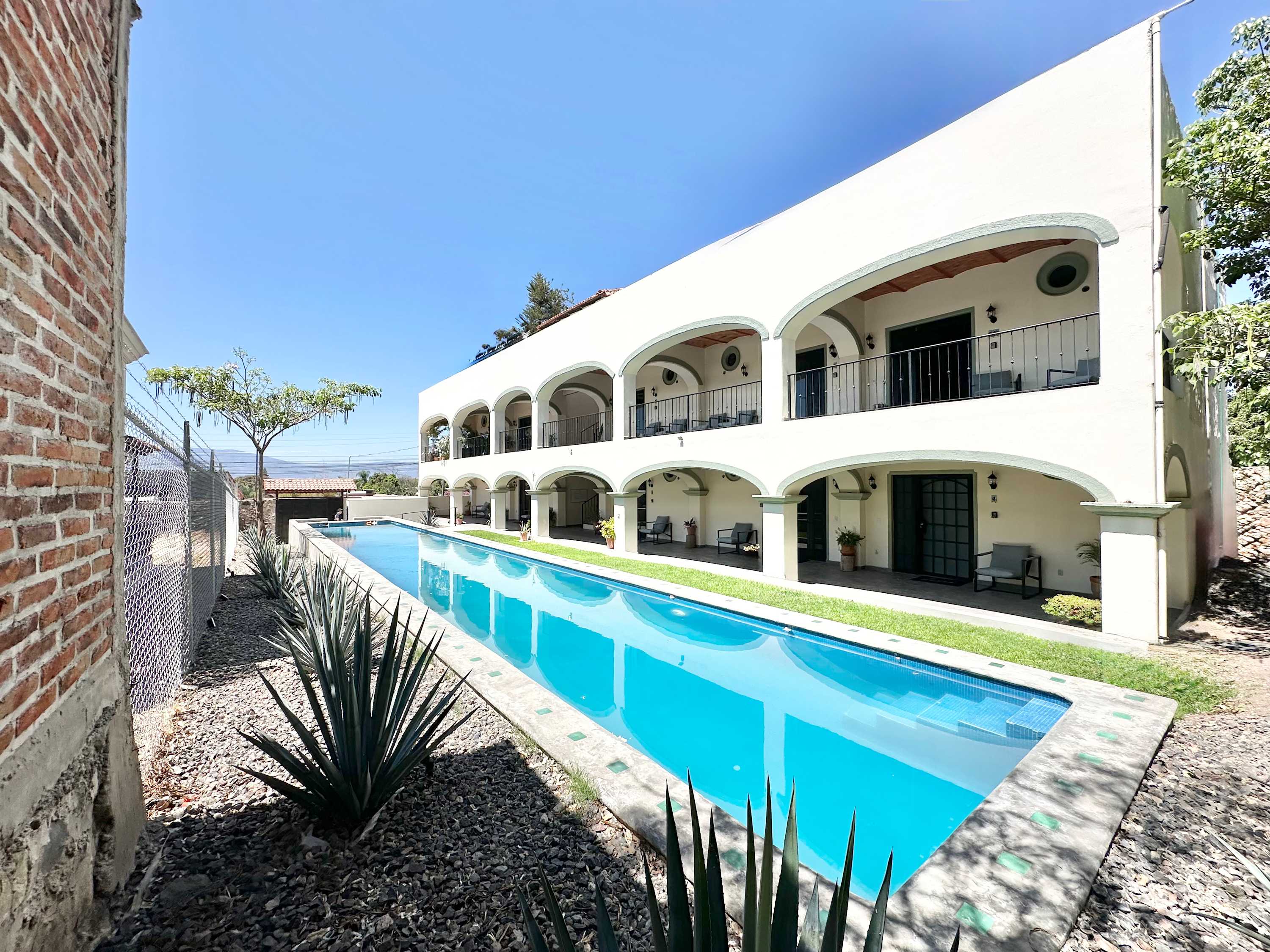 Spacious Studio Suite with Outdoor Salt Water Pool - Foto 34
