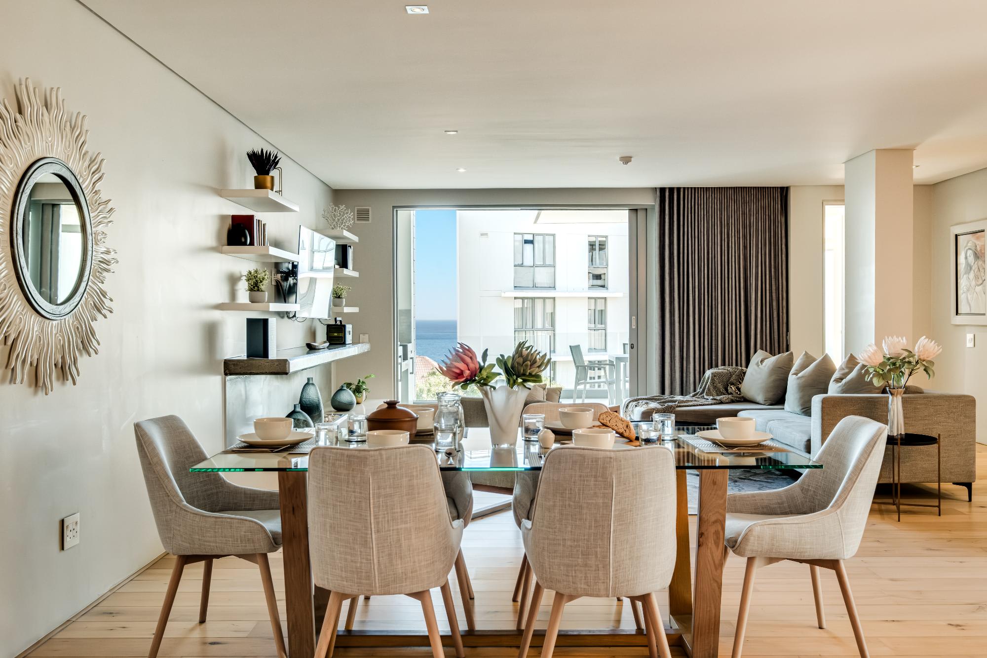 Bright 2bed in Sea Point w Sea Views Helio Haven 4