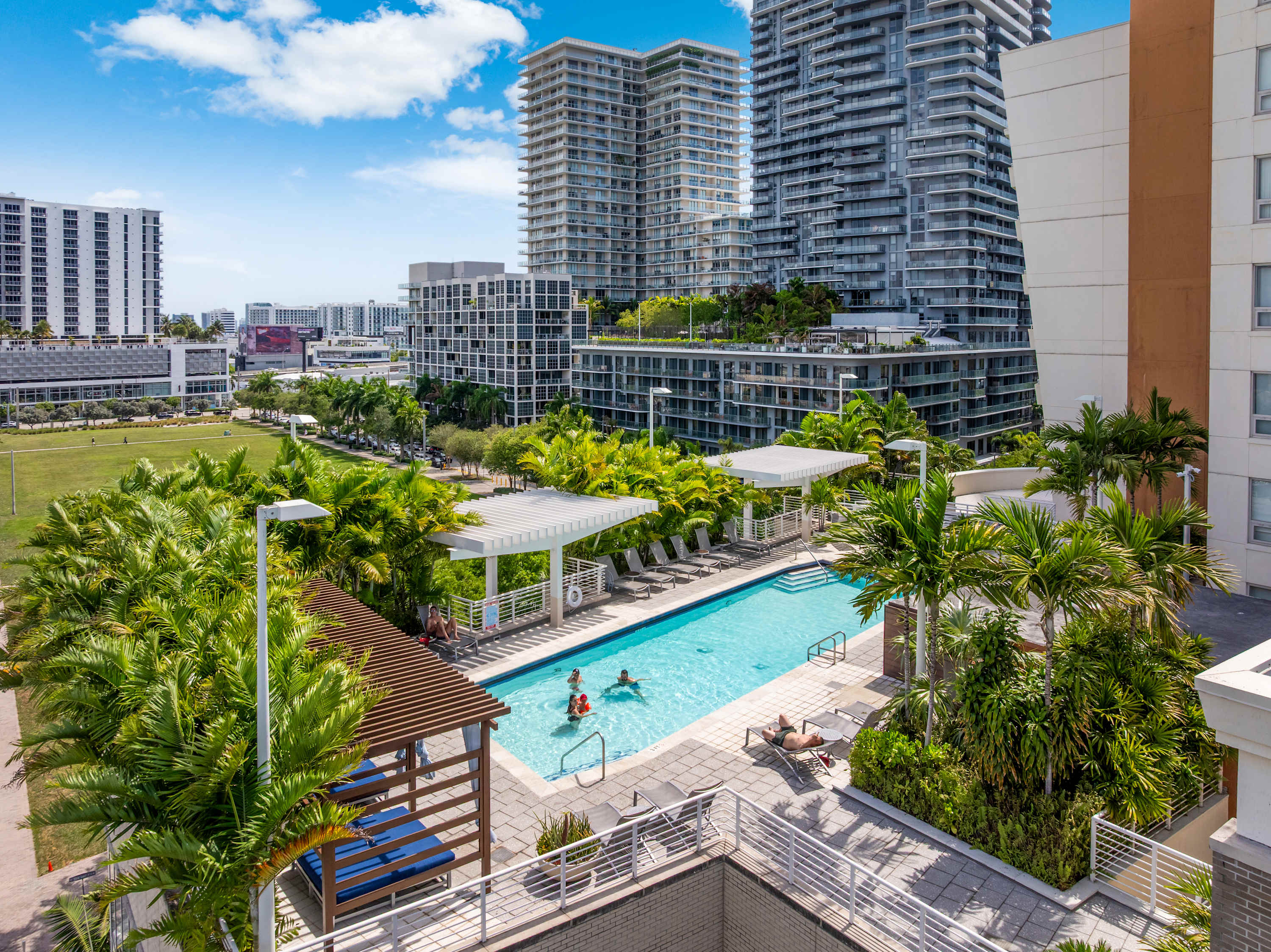 Midtown Muse 1016