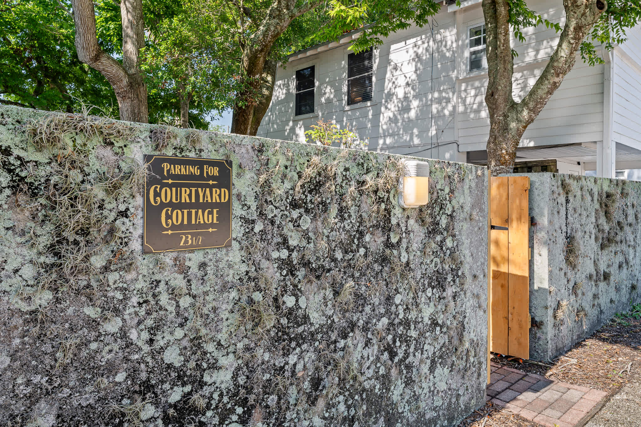 Courtyard Cottage- 15 Min Walk to Downtown! — photo 15
