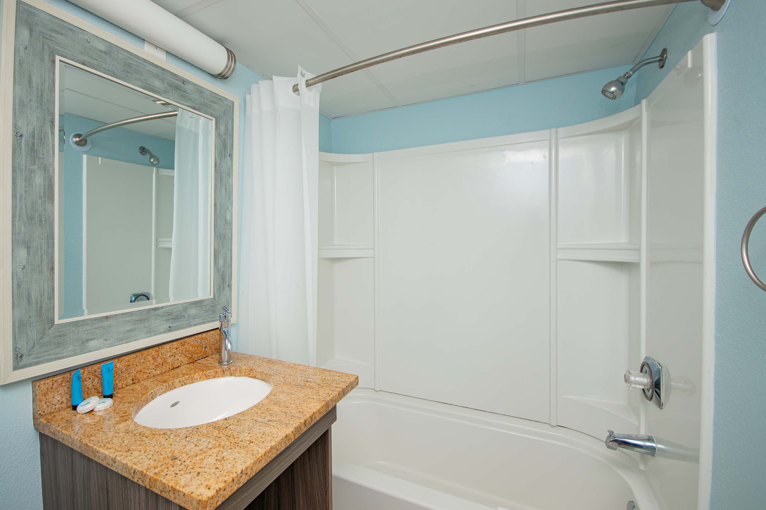 Enjoy the perfect post-beach shower experience—bright, clean, and calming.