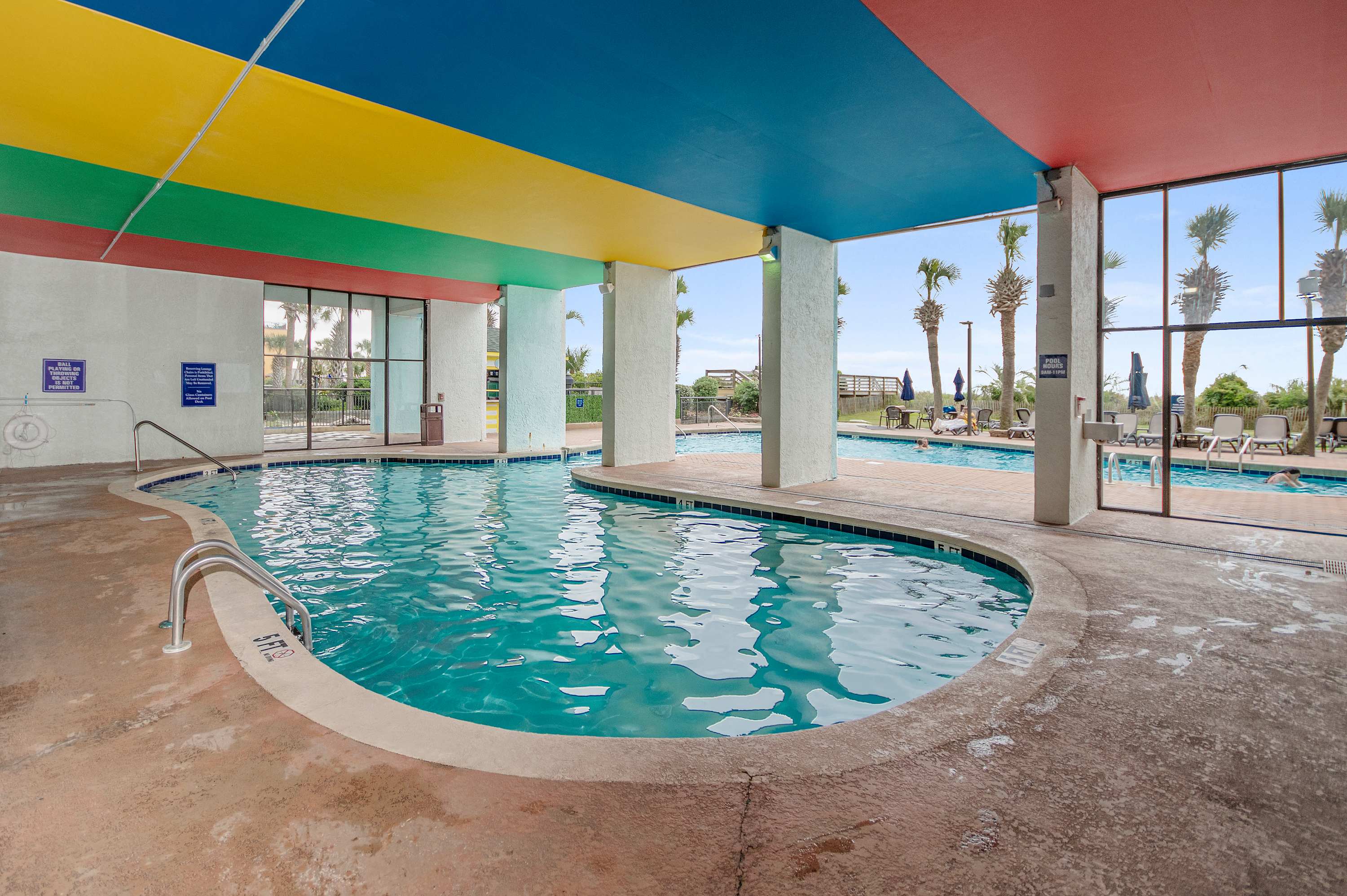 Seas the View Rooftop Pool KING M123 | Photo 25