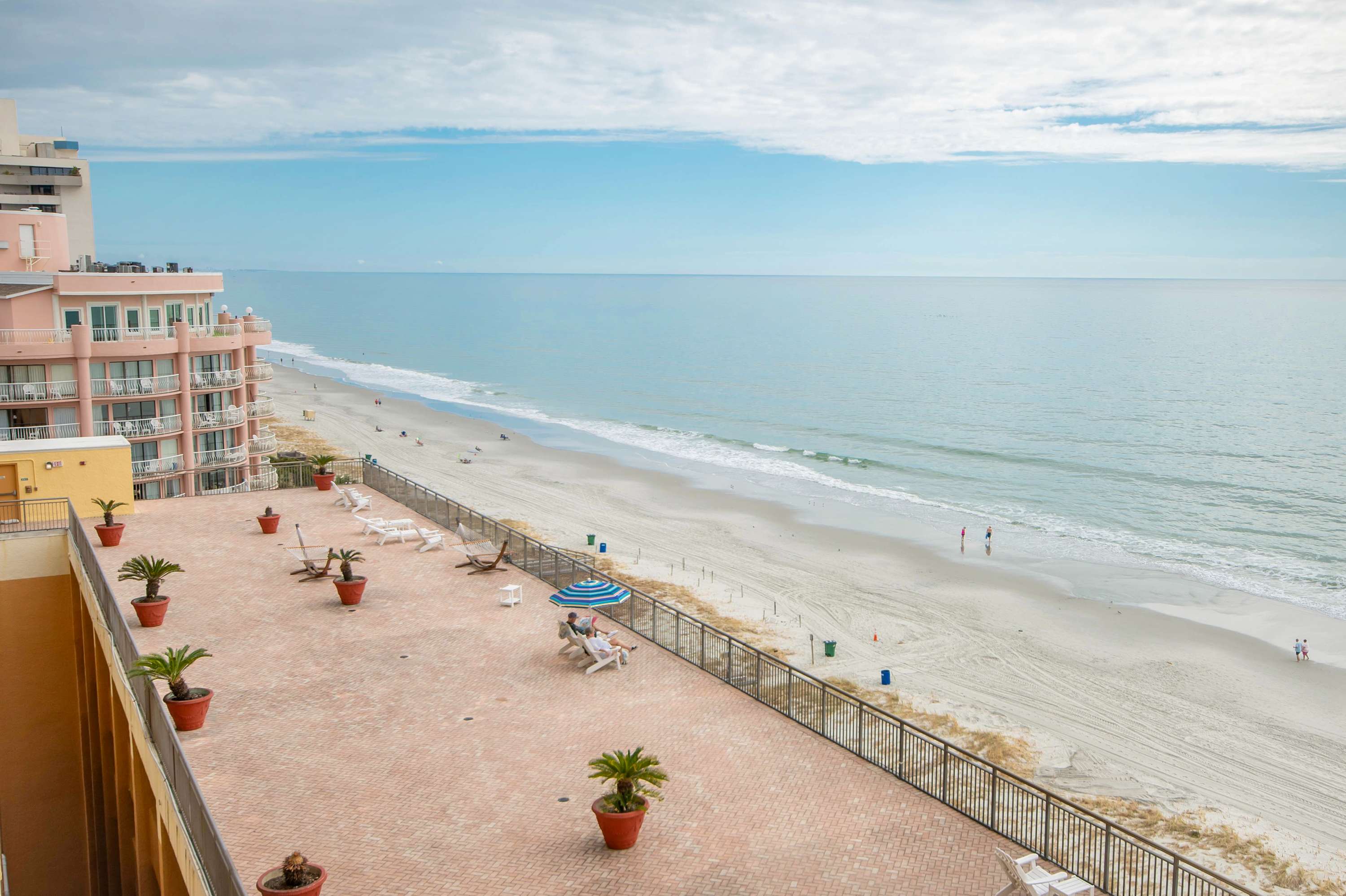 Lovely Oceanfront Condo Pool C84 | Photo 53
