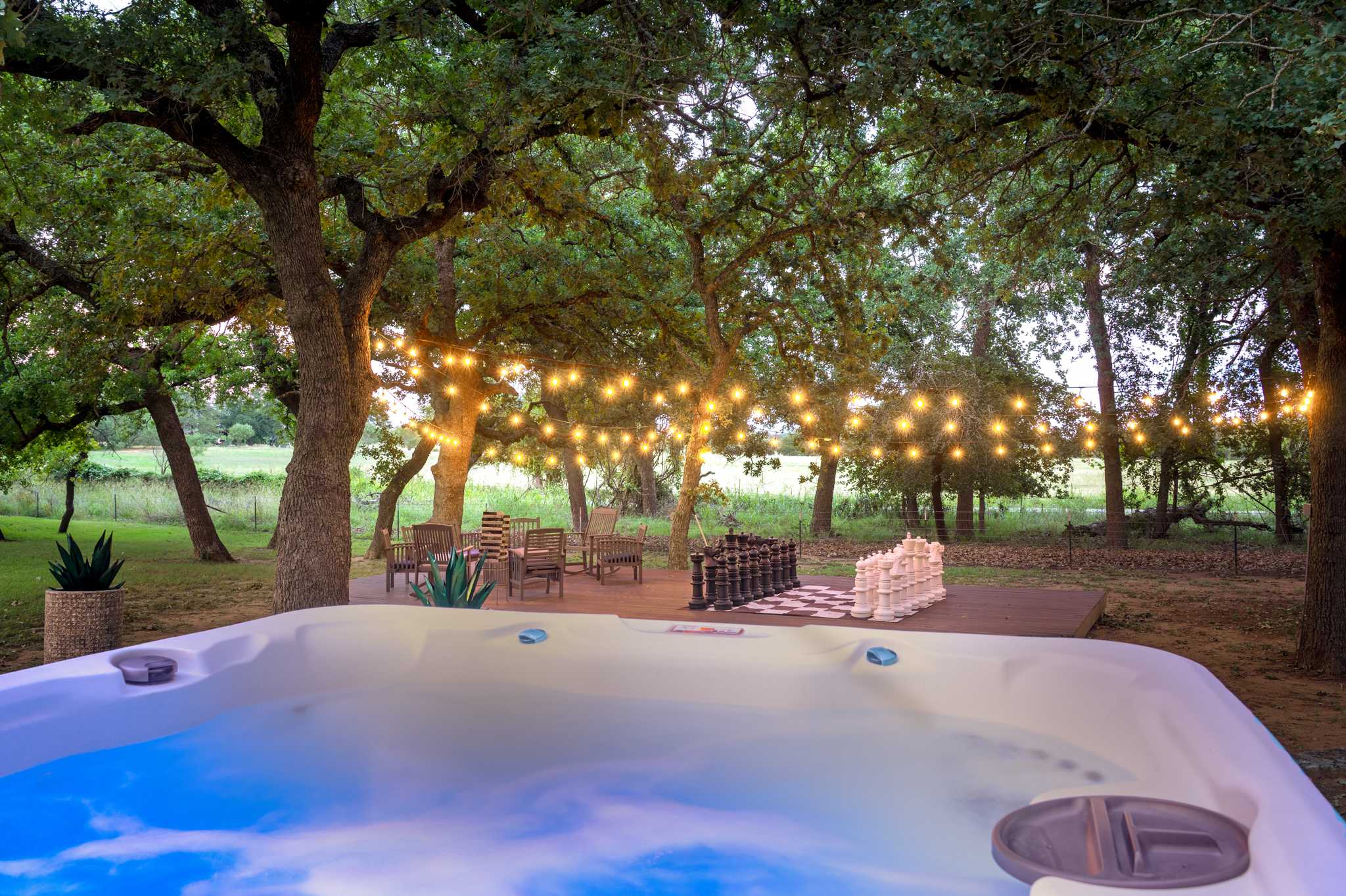 Birdsong - Hot Tub, Lawn Games, Close to Wineries — Fredericksburg, TX — vacation rental