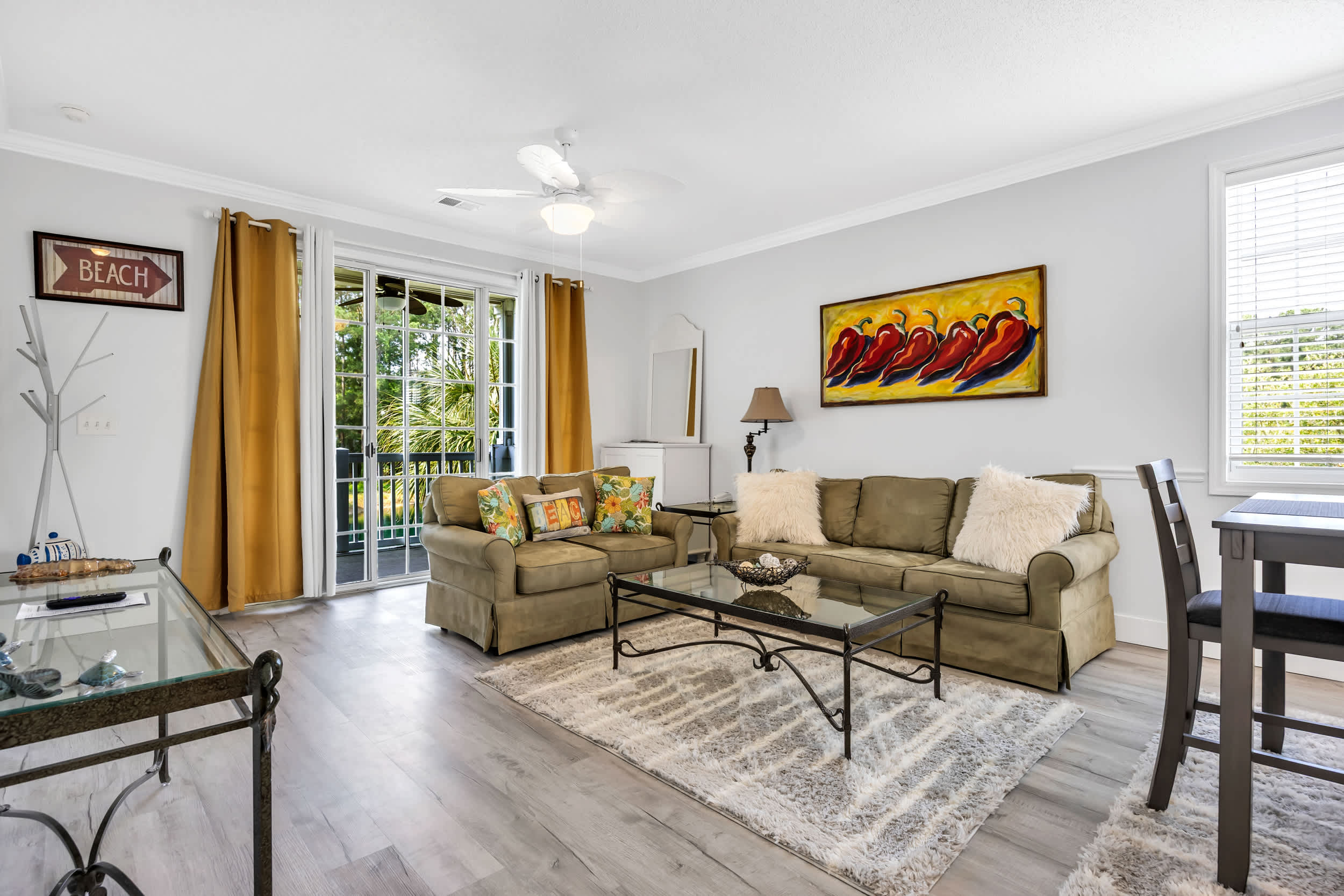 Angie's Place w Huge Resort Pool n Hot Tub