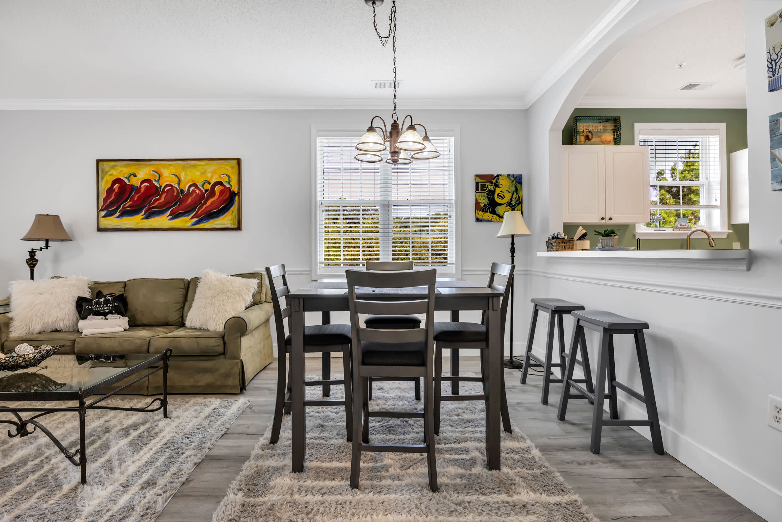 Angie's Place w Huge Resort Pool n Hot Tub