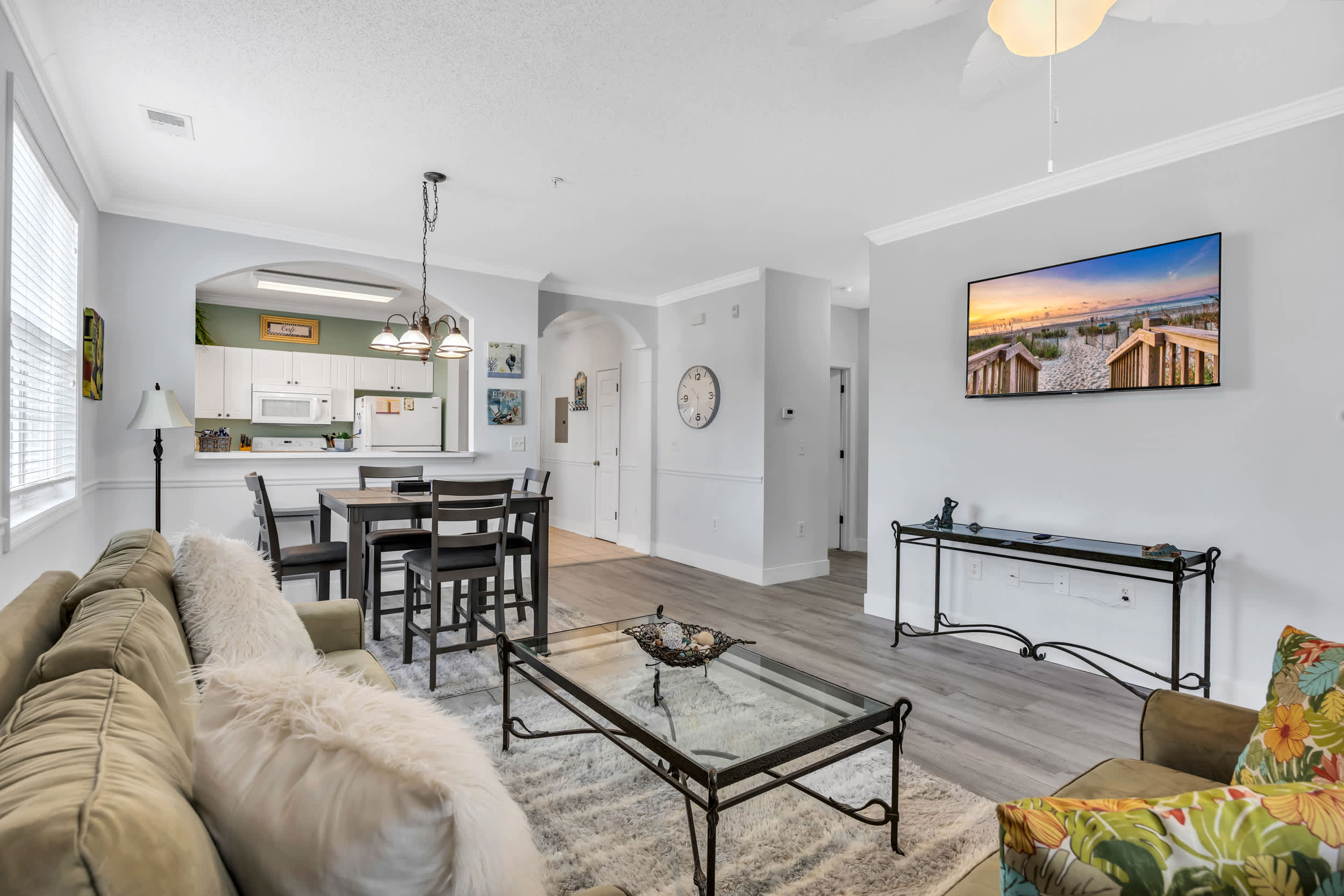 Angie's Place w Huge Resort Pool n Hot Tub