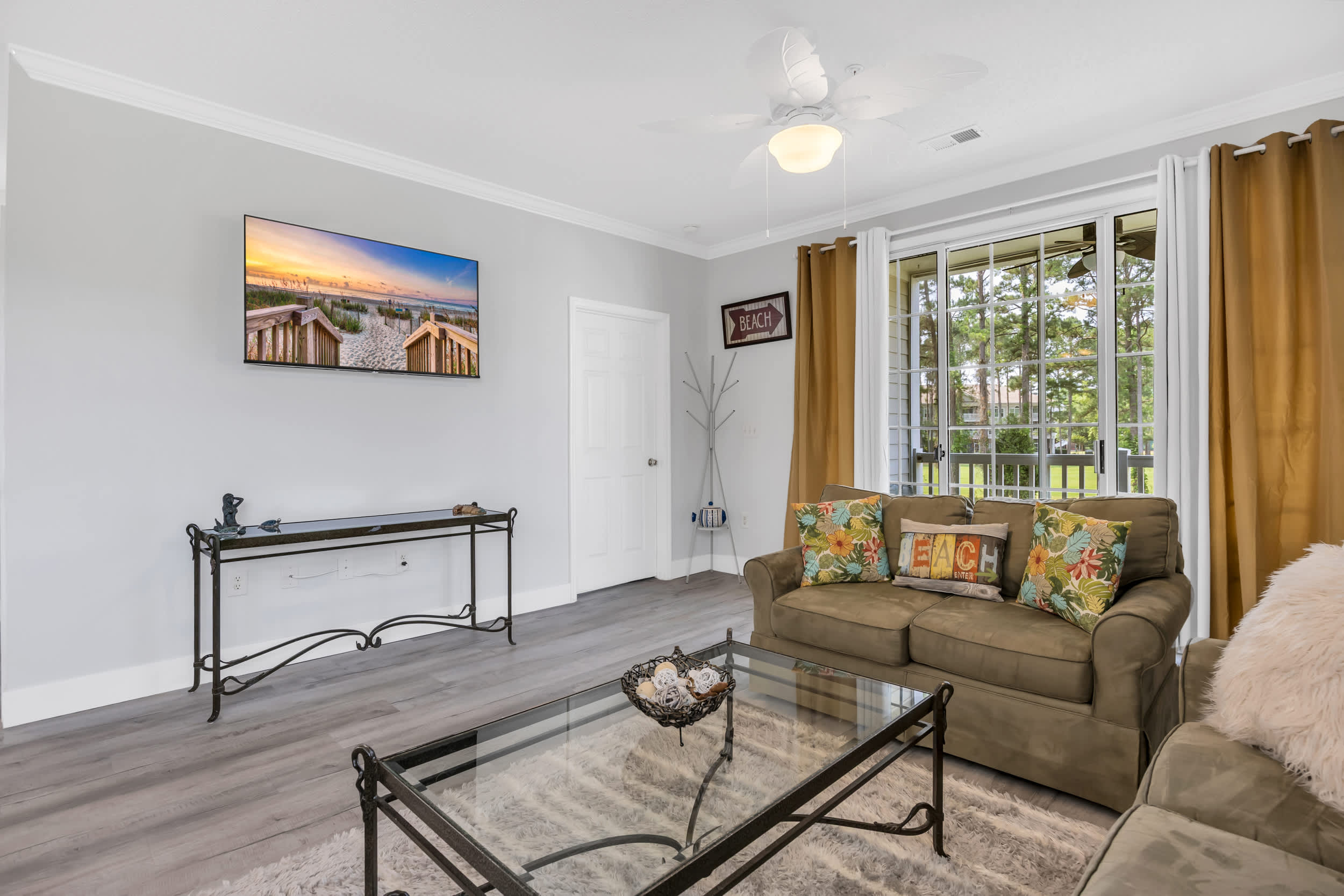 Angie's Place w Huge Resort Pool n Hot Tub