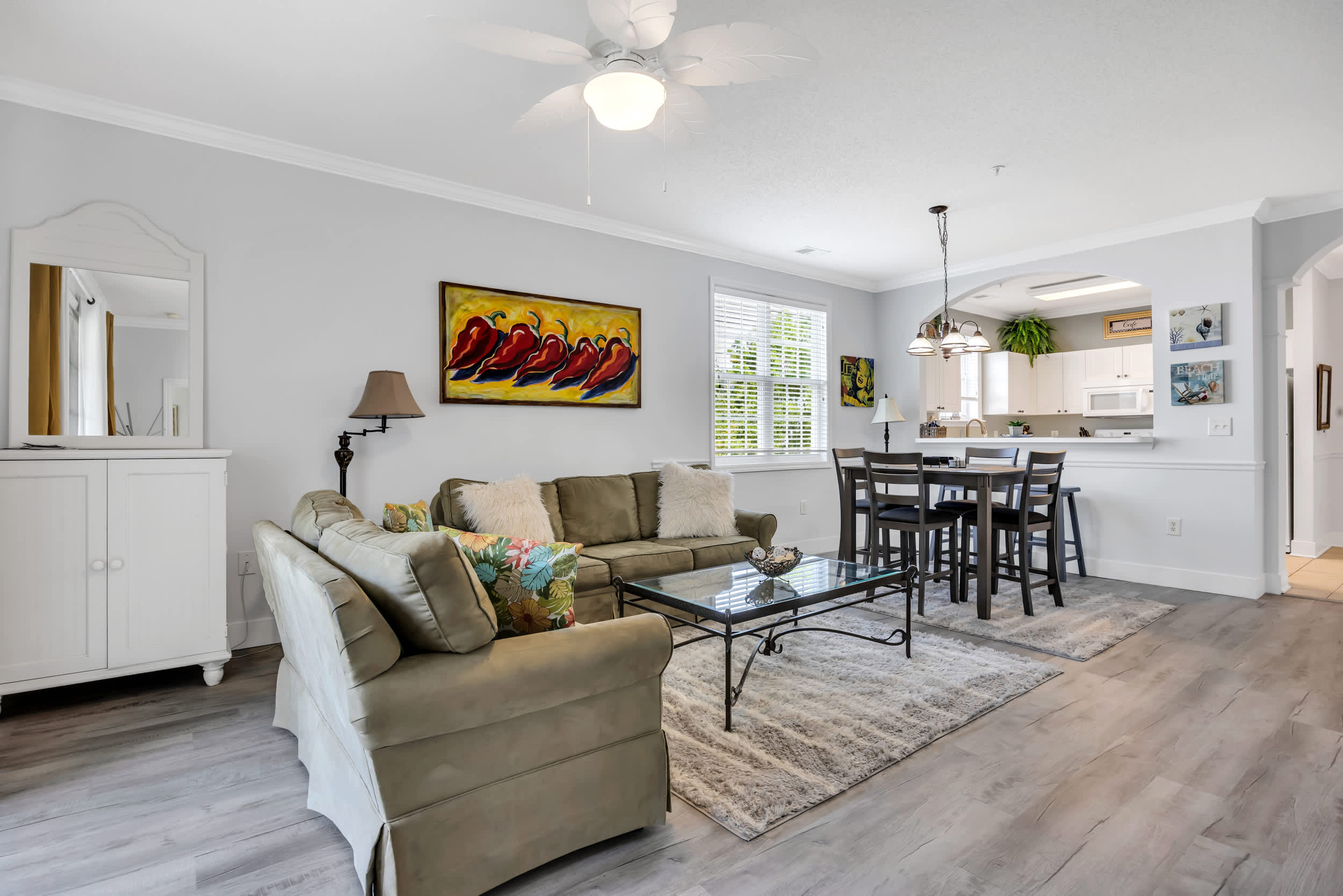 Angie's Place w Huge Resort Pool n Hot Tub