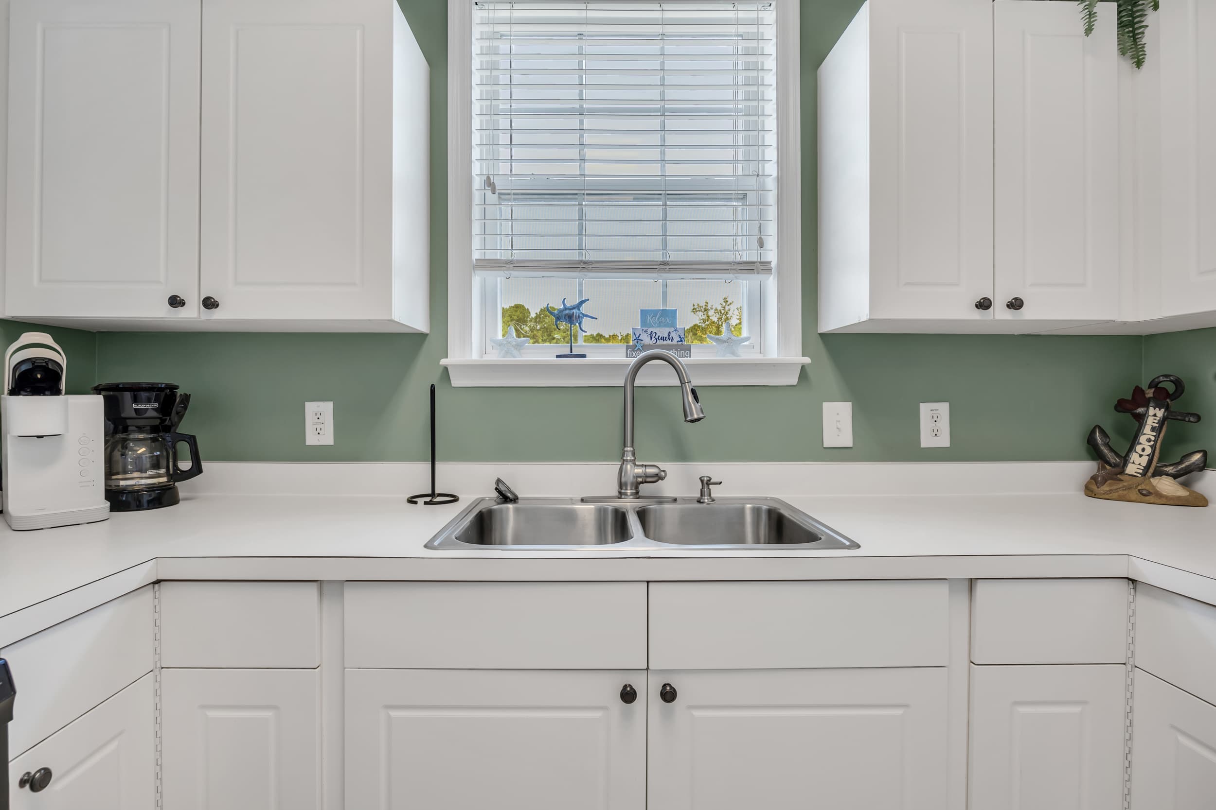 Angie's Place w Huge Resort Pool n Hot Tub