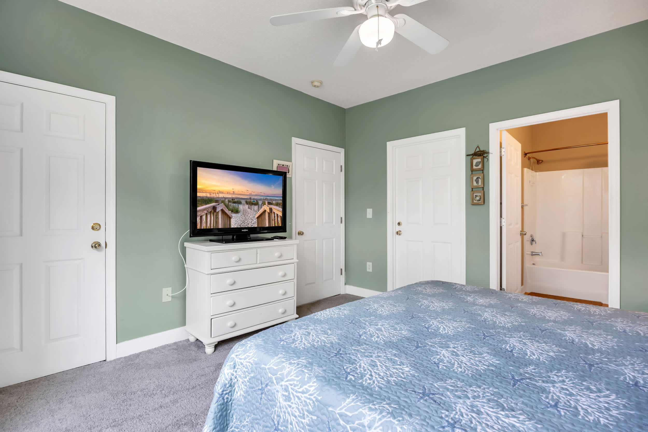 Angie's Place w Huge Resort Pool n Hot Tub