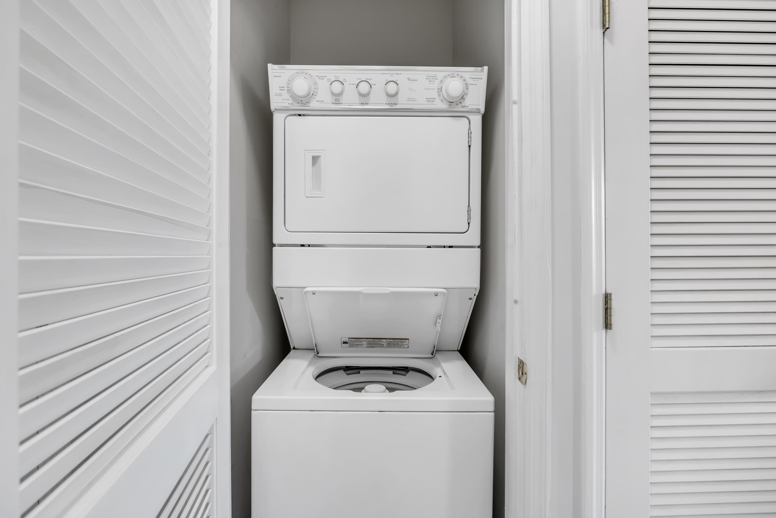 Angie's Place w Huge Resort Pool n Hot Tub