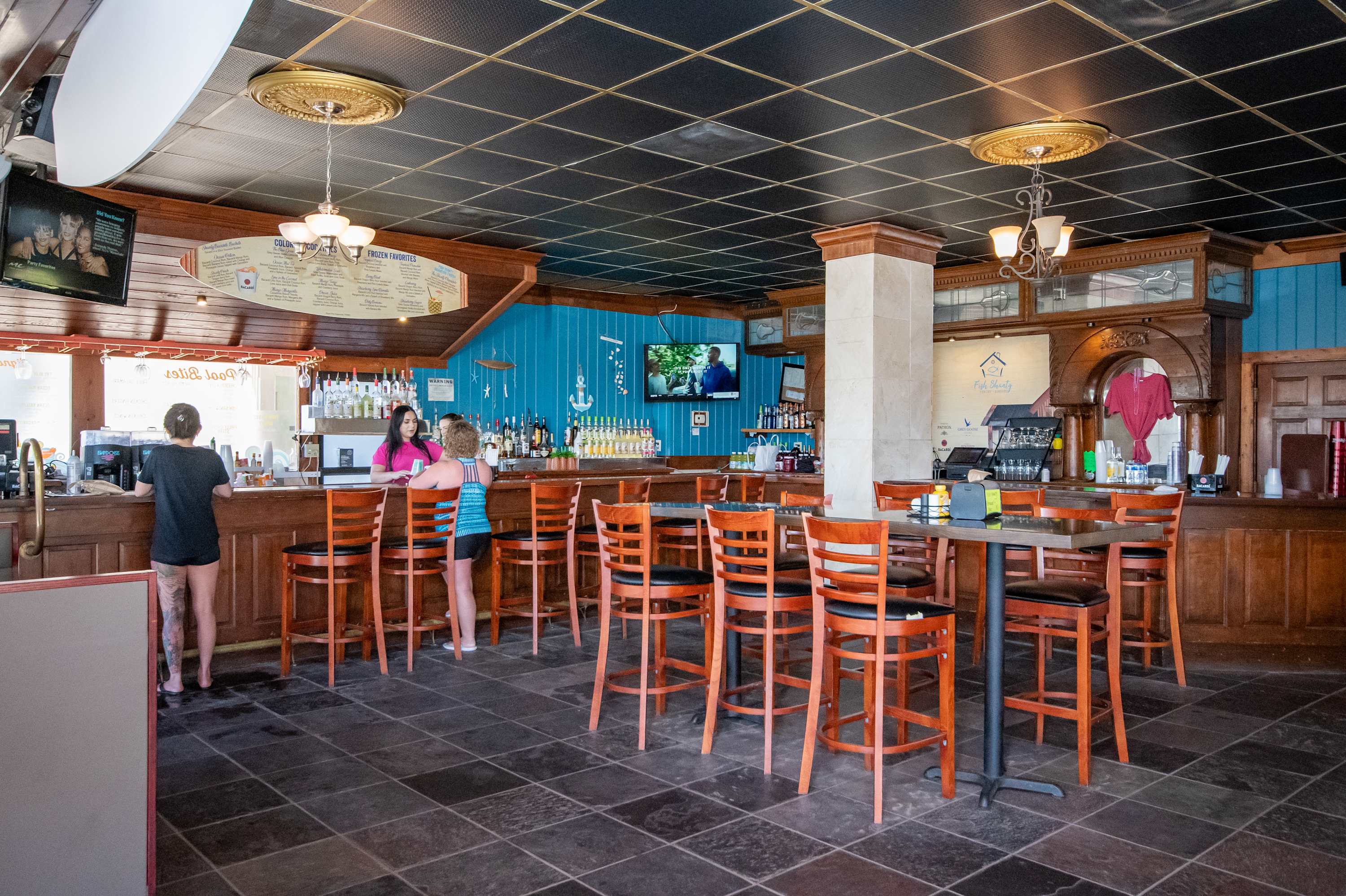 Stylish Oceanfront KING Pool P22 | Photo 37