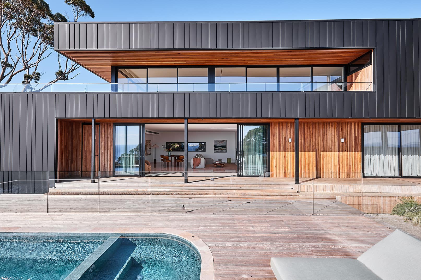 Blanc de Noir Luxe Grandeur with Pool and Spa