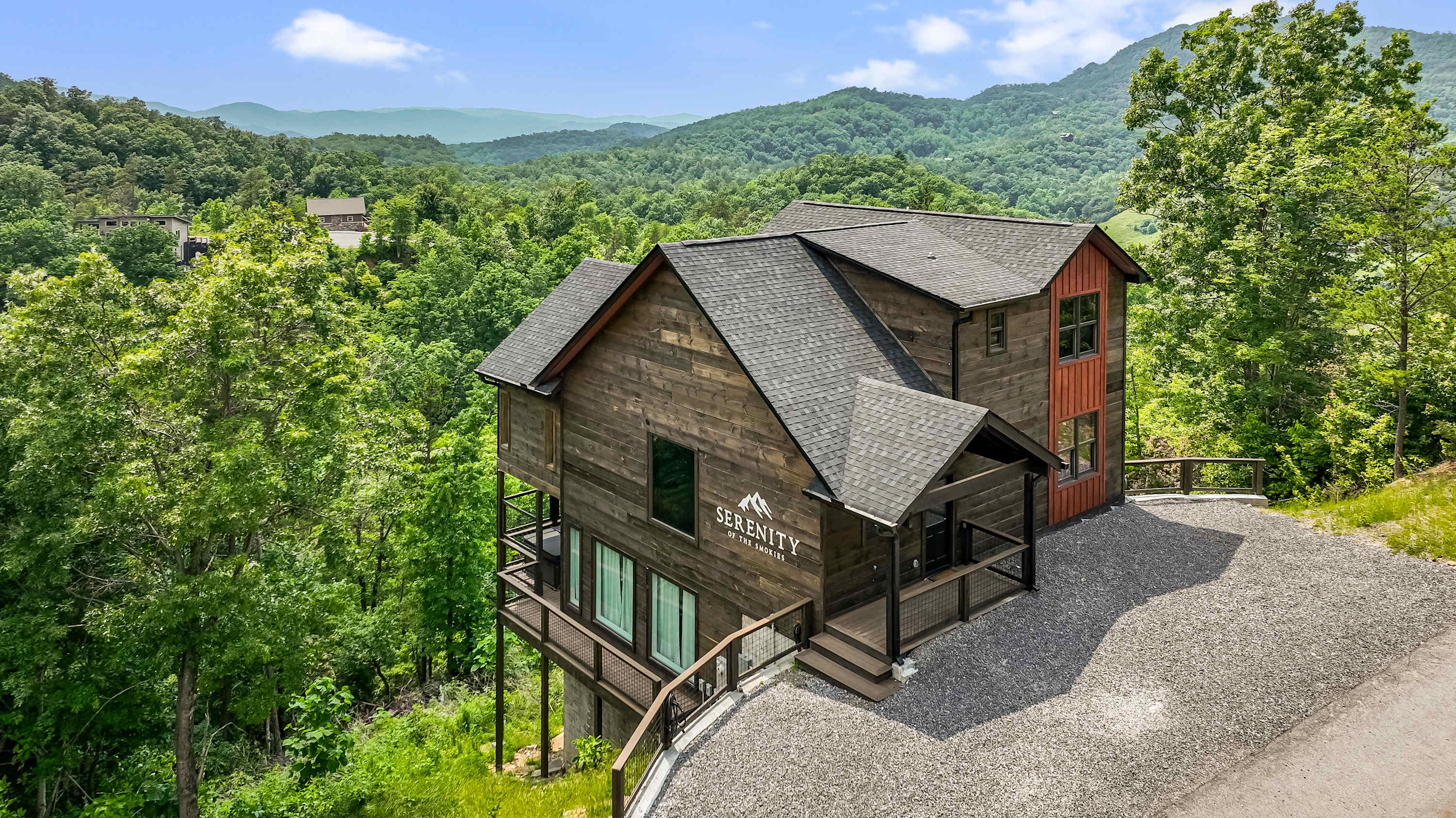 Cozy cabin w/heated indoor pool & hot tub — Sevierville, TN — vacation rental