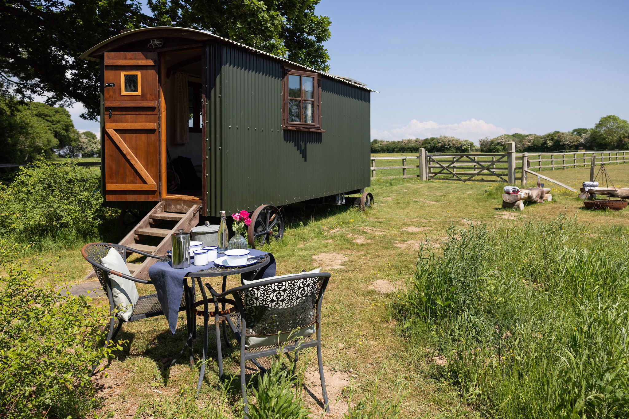 Harbour Ranch Hut – Rustic Countryside Escape