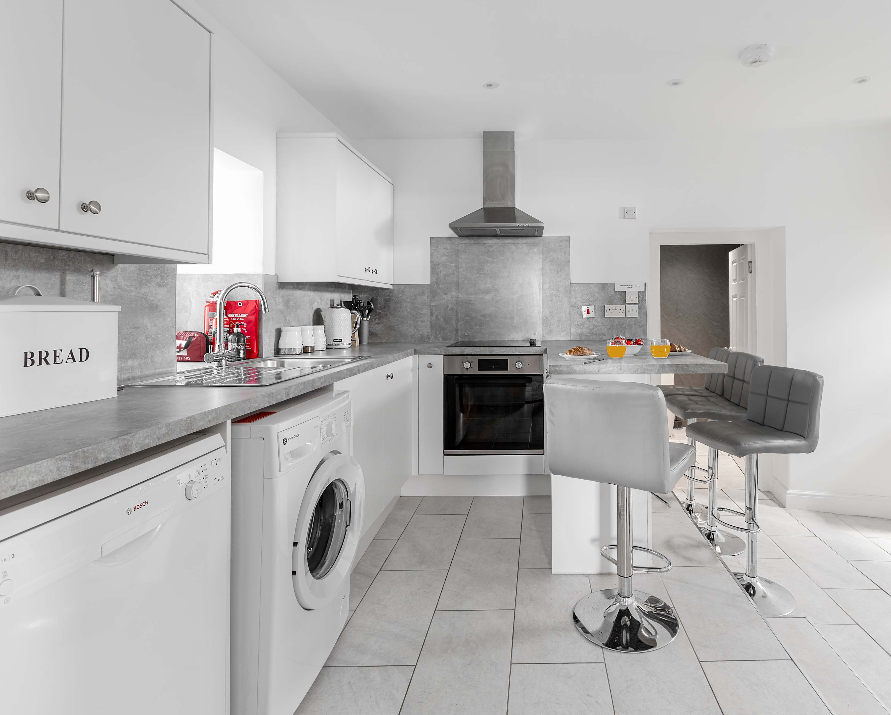 Dunallan Farm: Cottage with Optional Hot Tub & Stunning Views in Dunallan Farm PA20 0QG - Property image 18 - VivreStays