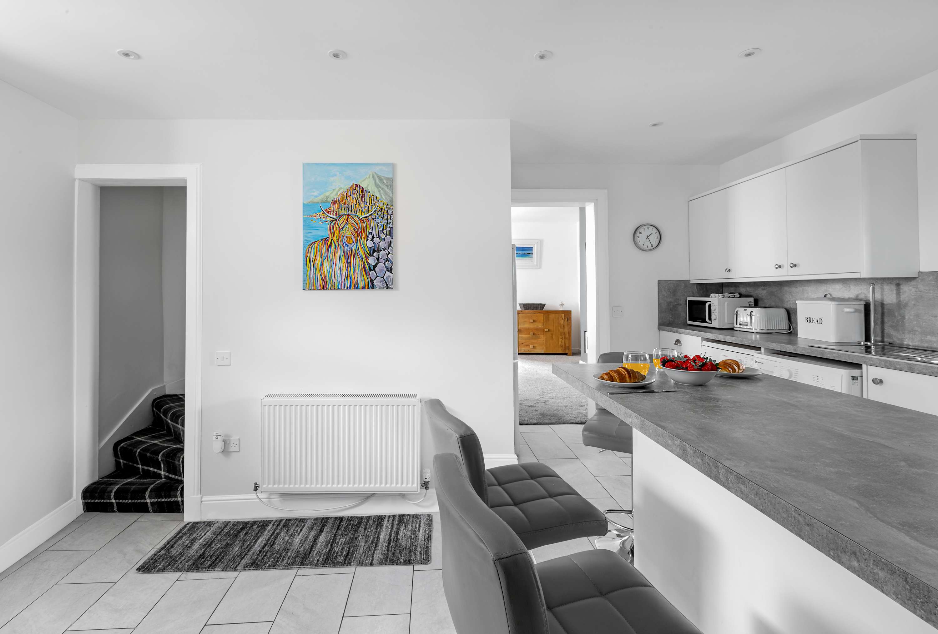 Dunallan Farm: Cottage with Optional Hot Tub & Stunning Views in Dunallan Farm PA20 0QG - Property image 6 - VivreStays