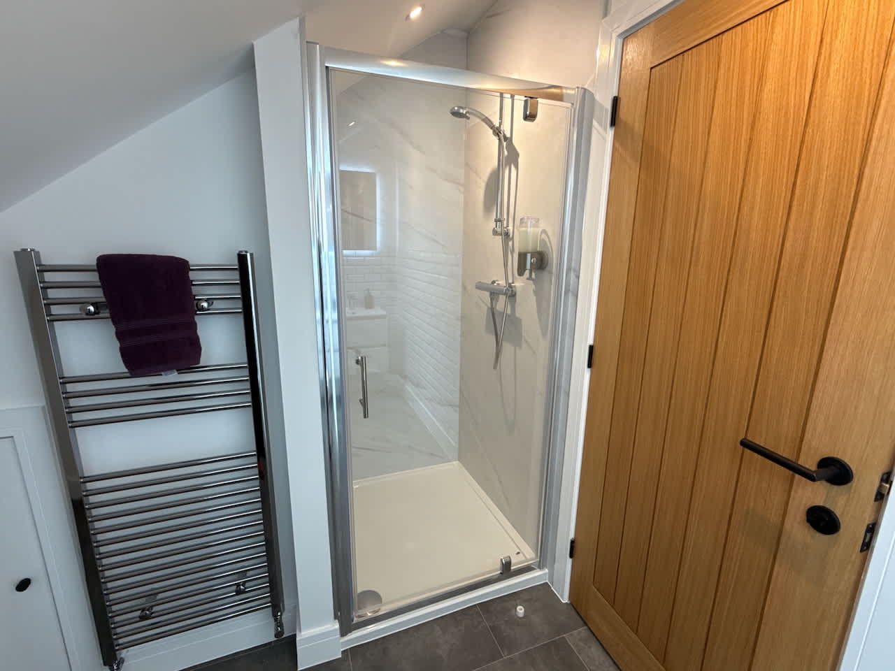 Luxury 1 bed - 7 Queen Street, Abingdon -  Centrally located, parking subject to availability in 20 Queen Street OX14 3LN - Property image 4 - VivreStays
