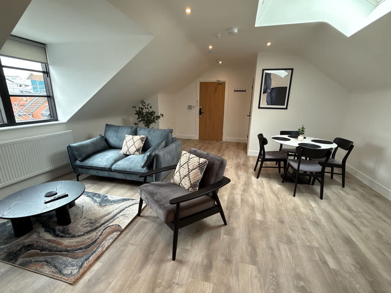 Luxury 1 bed - 7 Queen Street, Abingdon -  Centrally located, parking subject to availability in 20 Queen Street OX14 3LN - Property image 7 - VivreStays