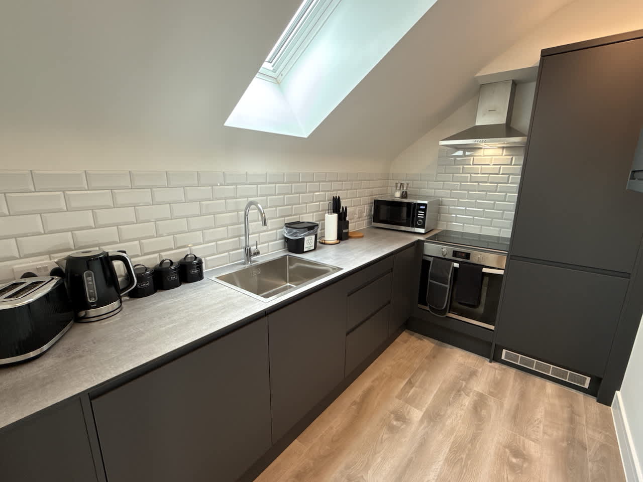Luxury 1 bed - 7 Queen Street, Abingdon -  Centrally located, parking subject to availability in 20 Queen Street OX14 3LN - Property image 6 - VivreStays