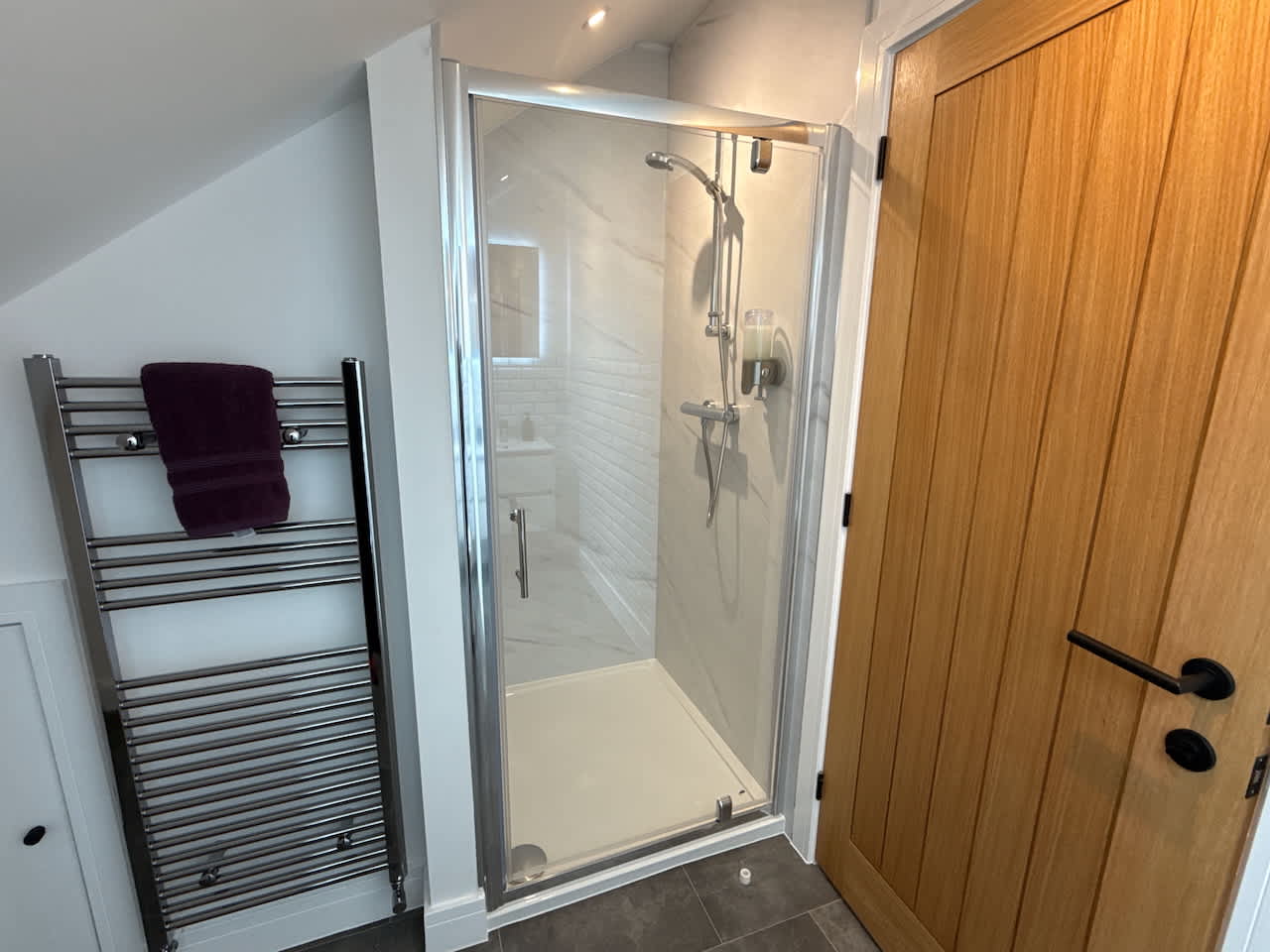 Luxury 1 bed - 7 Queen Street, Abingdon -  Centrally located, parking subject to availability in 20 Queen Street OX14 3LN - Property image 13 - VivreStays
