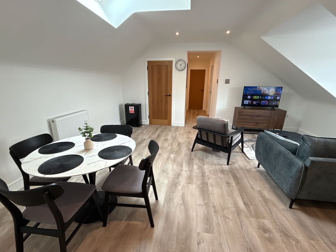 Luxury 1 bed - 7 Queen Street, Abingdon -  Centrally located, parking subject to availability in 20 Queen Street OX14 3LN - Property image 16 - VivreStays
