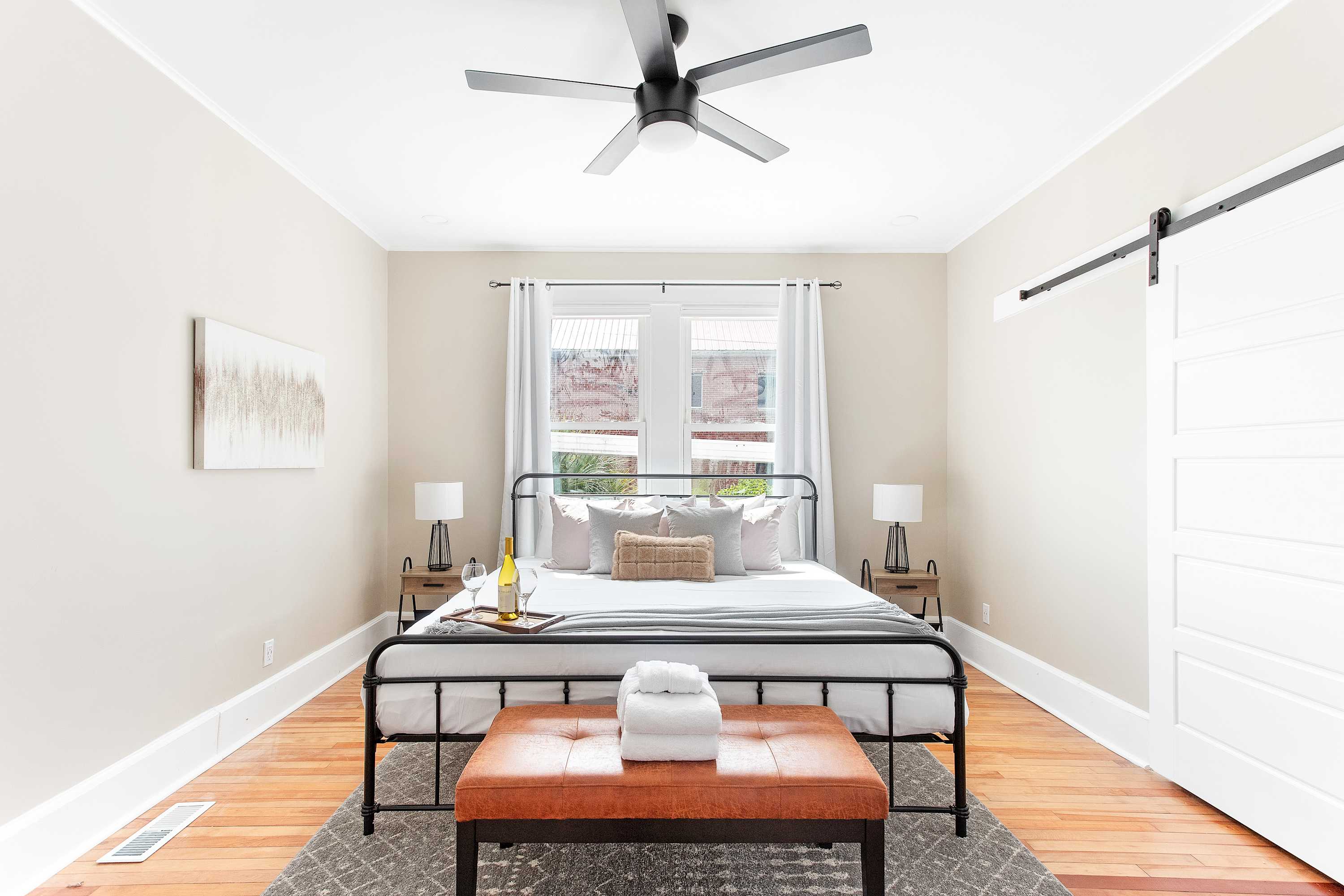 Bedroom 3: King Bed 