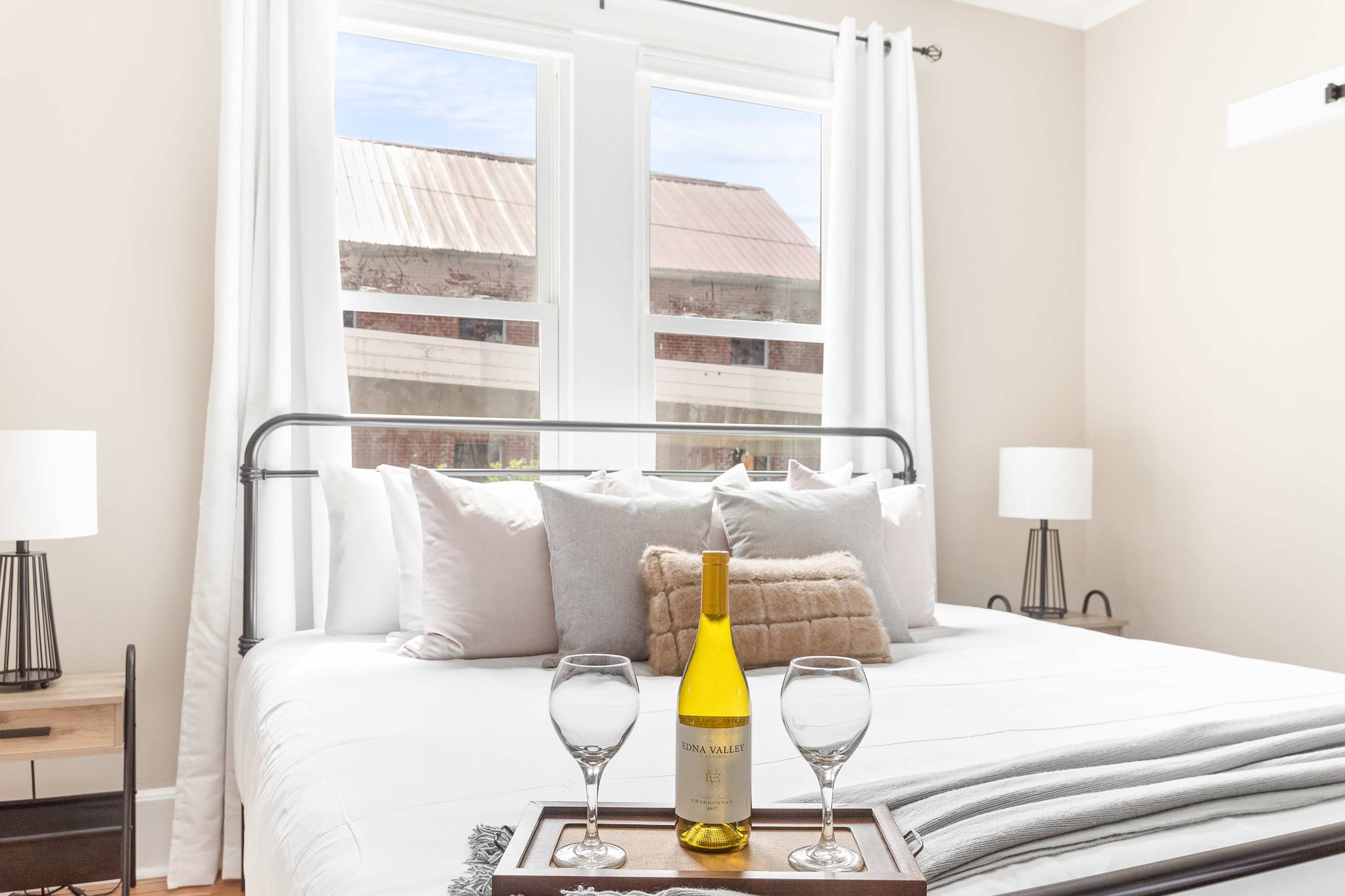 Bedroom 3: King Bed 