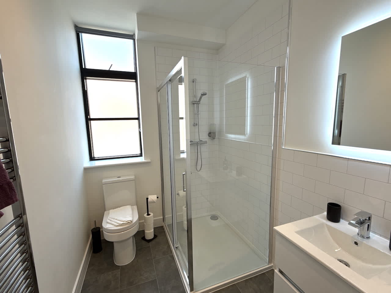 Luxury 1 bed - 6 Queen Street, Abingdon -  Centrally located, parking subject to availability in 20 Queen Street OX14 3LN - Property image 5 - VivreStays