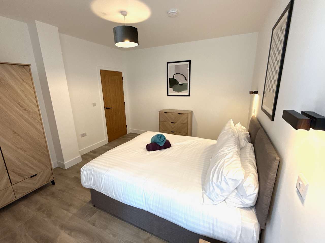 Luxury 1 bed - 6 Queen Street, Abingdon -  Centrally located, parking subject to availability in 20 Queen Street OX14 3LN - Property image 12 - VivreStays