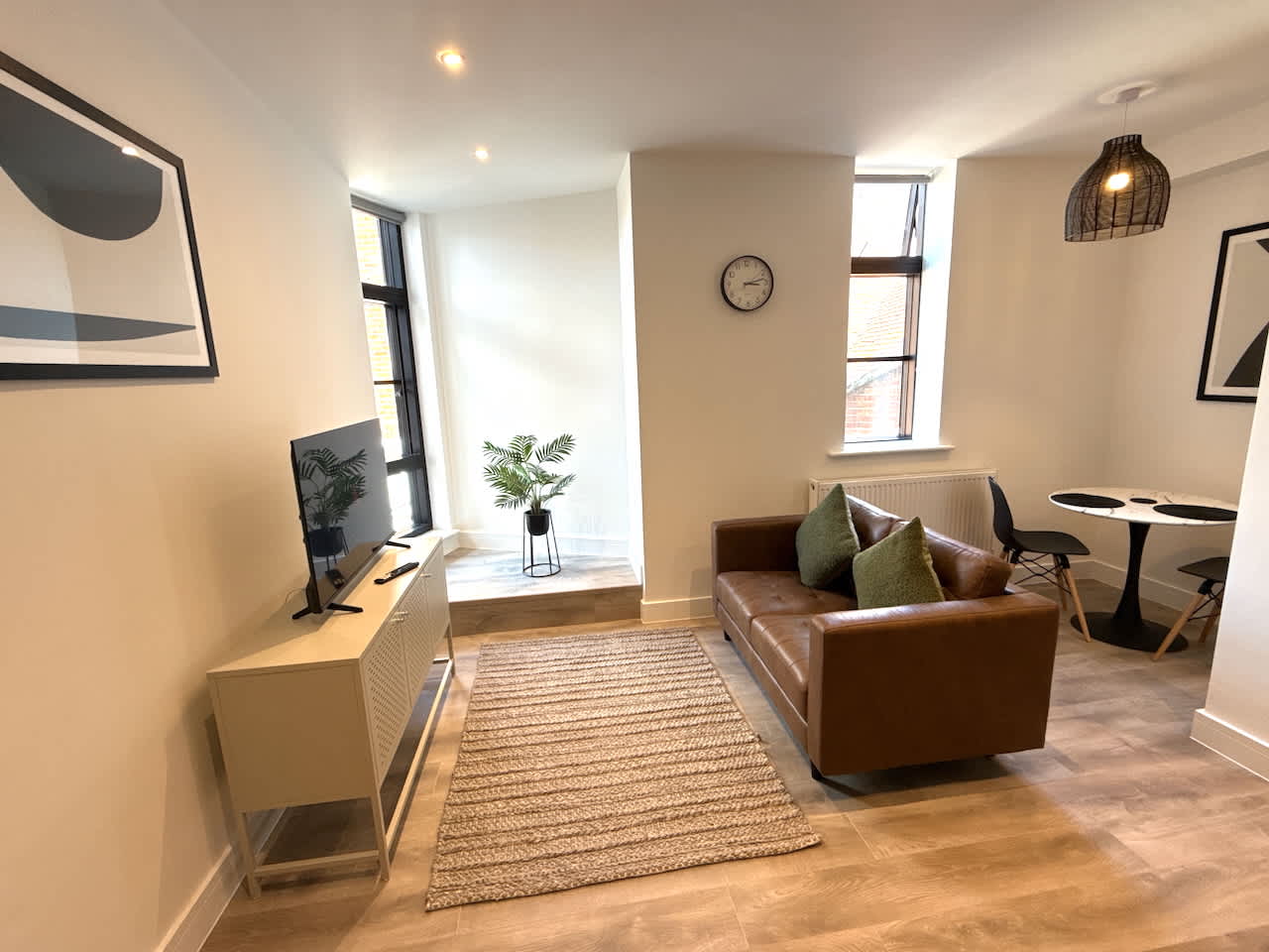 Luxury 1 bed - 6 Queen Street, Abingdon -  Centrally located, parking subject to availability in 20 Queen Street OX14 3LN - Property image 11 - VivreStays