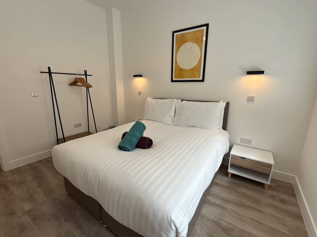 Luxury 2 bedroom, 2 bathroom All ground floor,  centrally located - 1 Queen Street - Ashbrook Serviced Apartments in 20 Queen Street OX14 3LN - Property image 8 - VivreStays