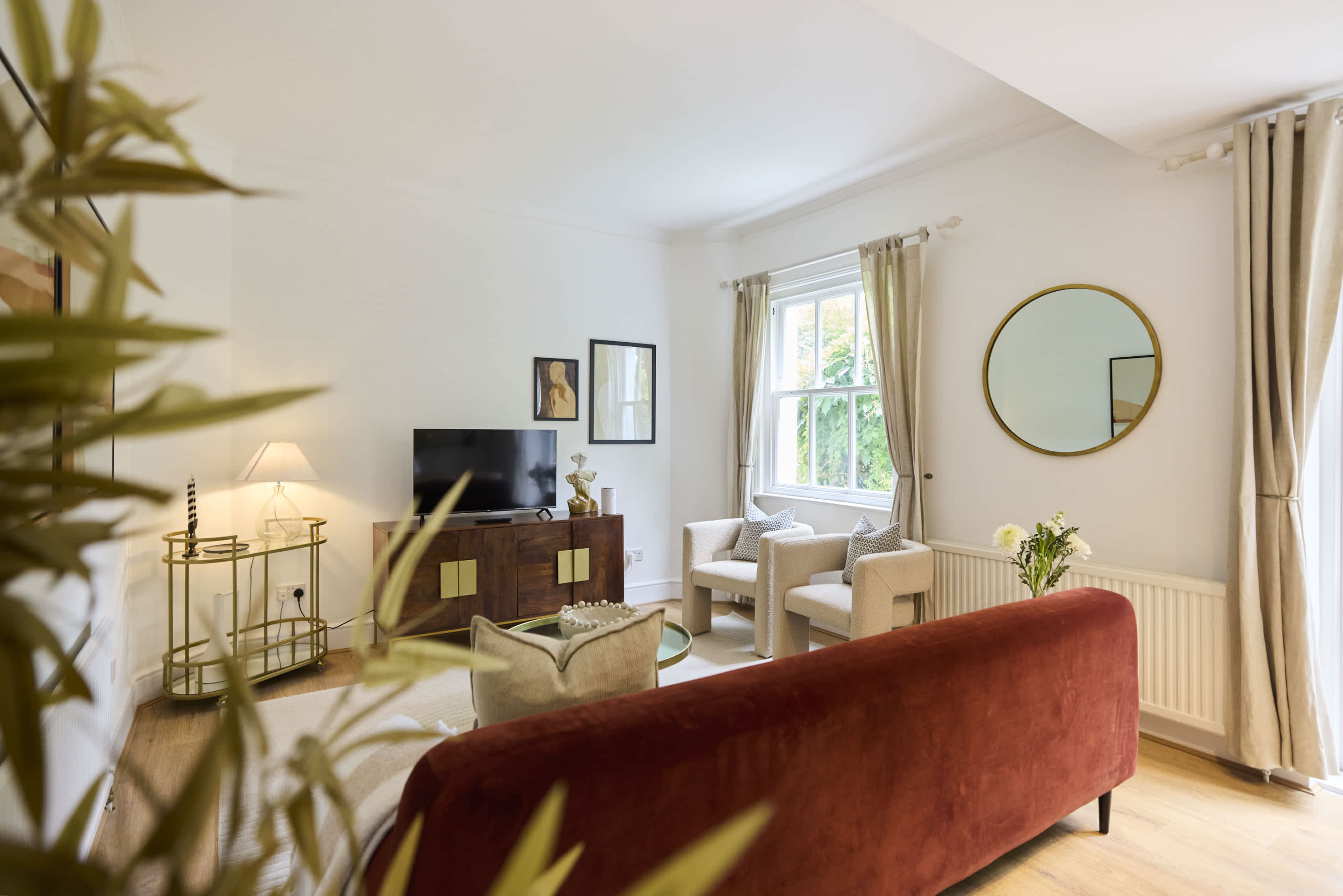The Carlton Nook – 2BR Apartment with Patio