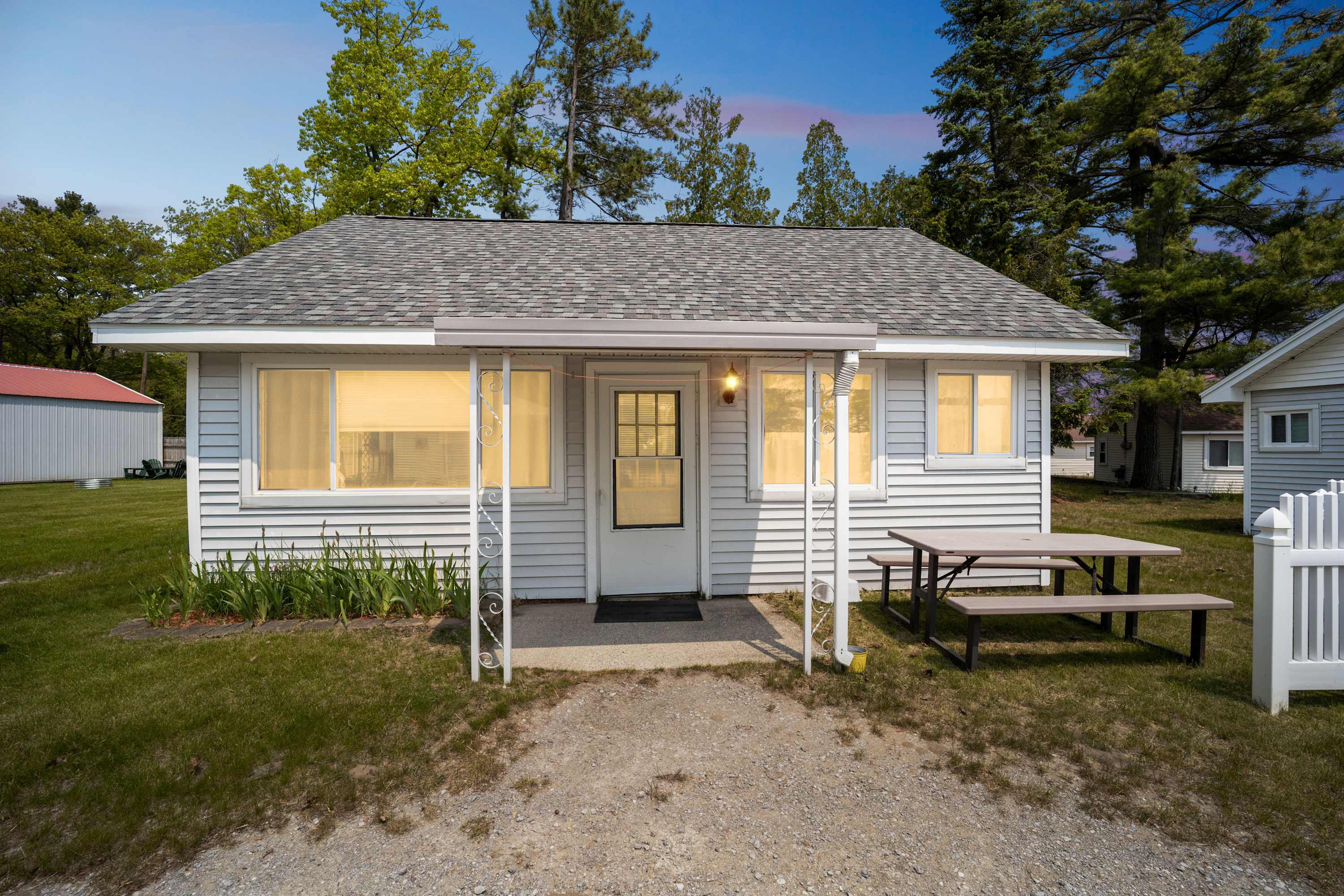 Relaxing Lakefront Retreat w/ AC β Greenbush, MI β vacation rental