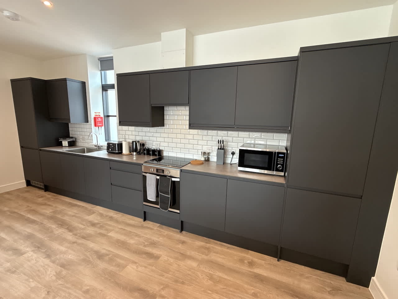 High quality 2 bedroom, 2 bathroom First floor,  centrally located - 3 Queen Street - Ashbrook Serviced Apartments in 20 Queen Street OX14 3LN - Property image 6 - VivreStays