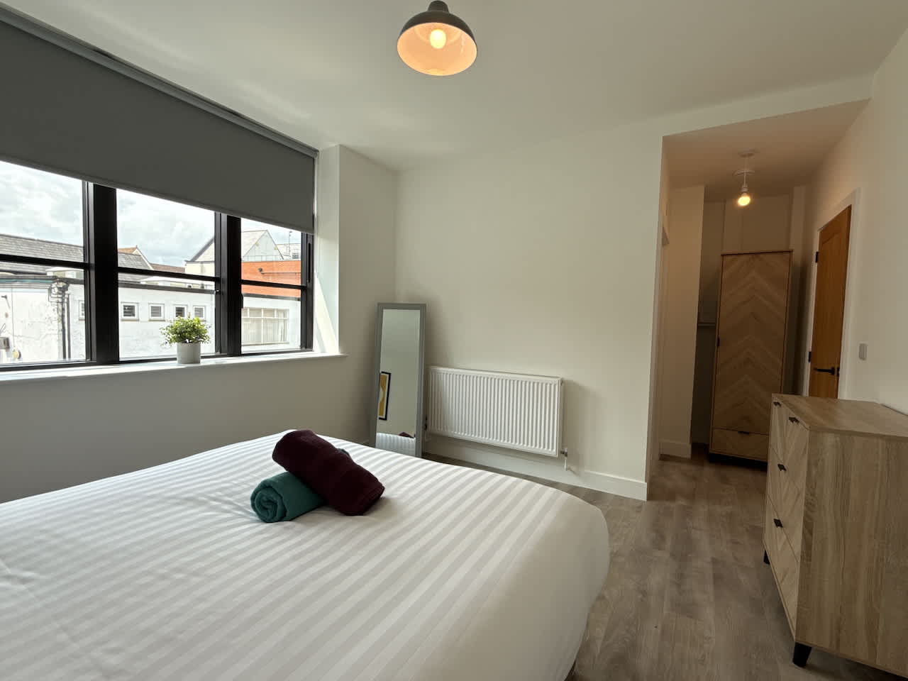 High quality 2 bedroom, 2 bathroom First floor,  centrally located - 3 Queen Street - Ashbrook Serviced Apartments in 20 Queen Street OX14 3LN - Property image 12 - VivreStays