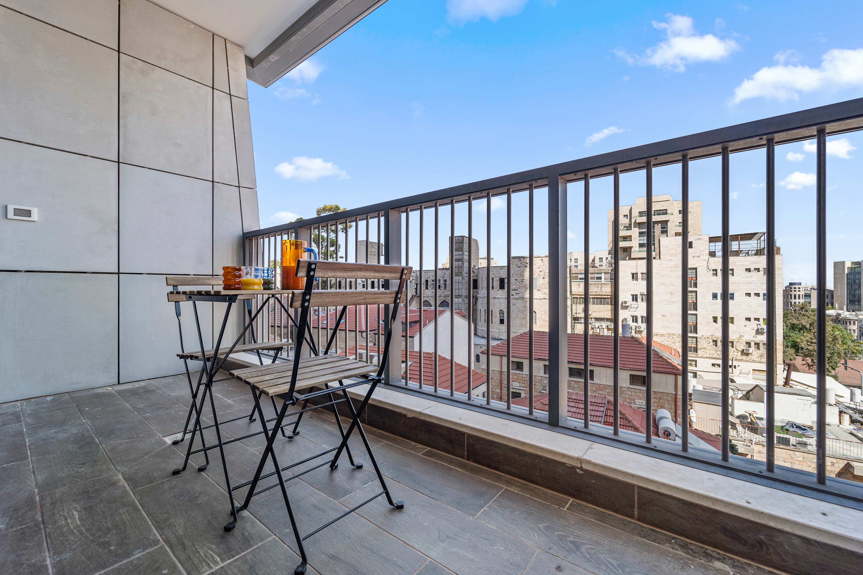 Savyon View Tower 1 Bedroom, Unit SW7 – 5 Min to Shuk, 10 Min to Old City photo 4