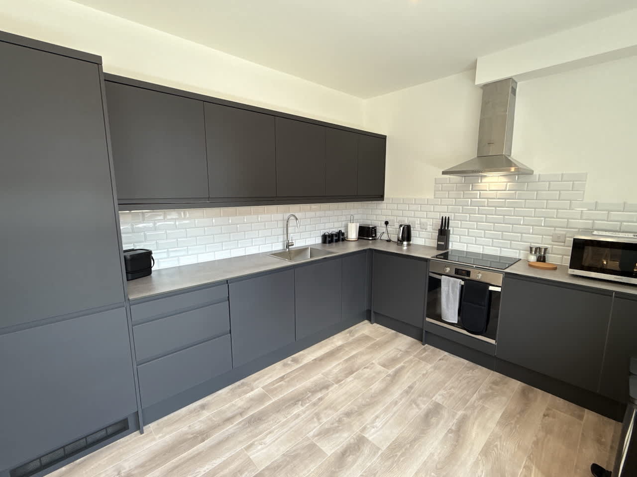 View Beautiful 1 bed - 5 Queen Street, Abingdon - Centrally located, parking subject to availability - Ashbrook Serviced Apartments in 20 Queen Street OX14 3LN Beautiful 1 bed - 5 Queen Street, Abingdon - Centrally located, parking subject to availability - Ashbrook Serviced Apartments in 20 Queen Street OX14 3LN - Property image 3 - VivreStays