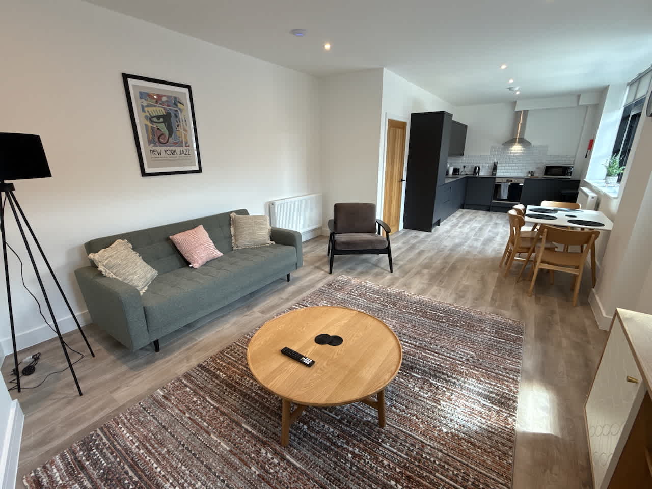 Beautiful 1 bed - 5 Queen Street, Abingdon -  Centrally located, parking subject to availability - Ashbrook Serviced Apartments serviced apartment - Abingdon - VivreStays