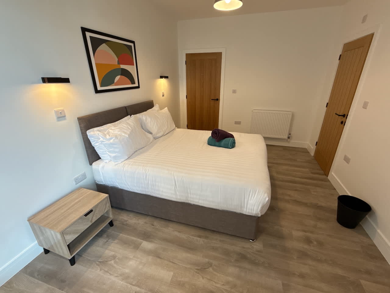 View Beautiful 1 bed - 5 Queen Street, Abingdon - Centrally located, parking subject to availability - Ashbrook Serviced Apartments in 20 Queen Street OX14 3LN Beautiful 1 bed - 5 Queen Street, Abingdon - Centrally located, parking subject to availability - Ashbrook Serviced Apartments in 20 Queen Street OX14 3LN - Property image 10 - VivreStays
