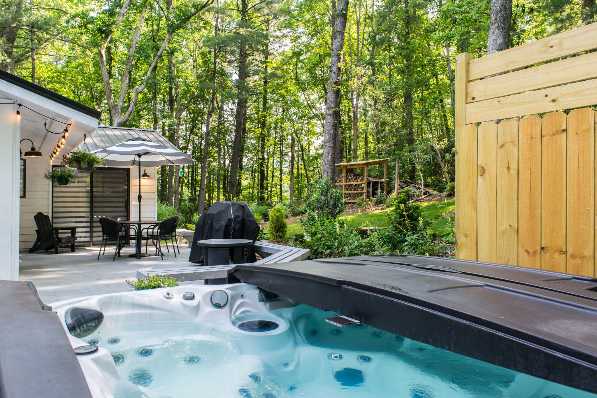 Forest Getaway | Hot Tub + Fire Pit — Hendersonville, NC — vacation rental