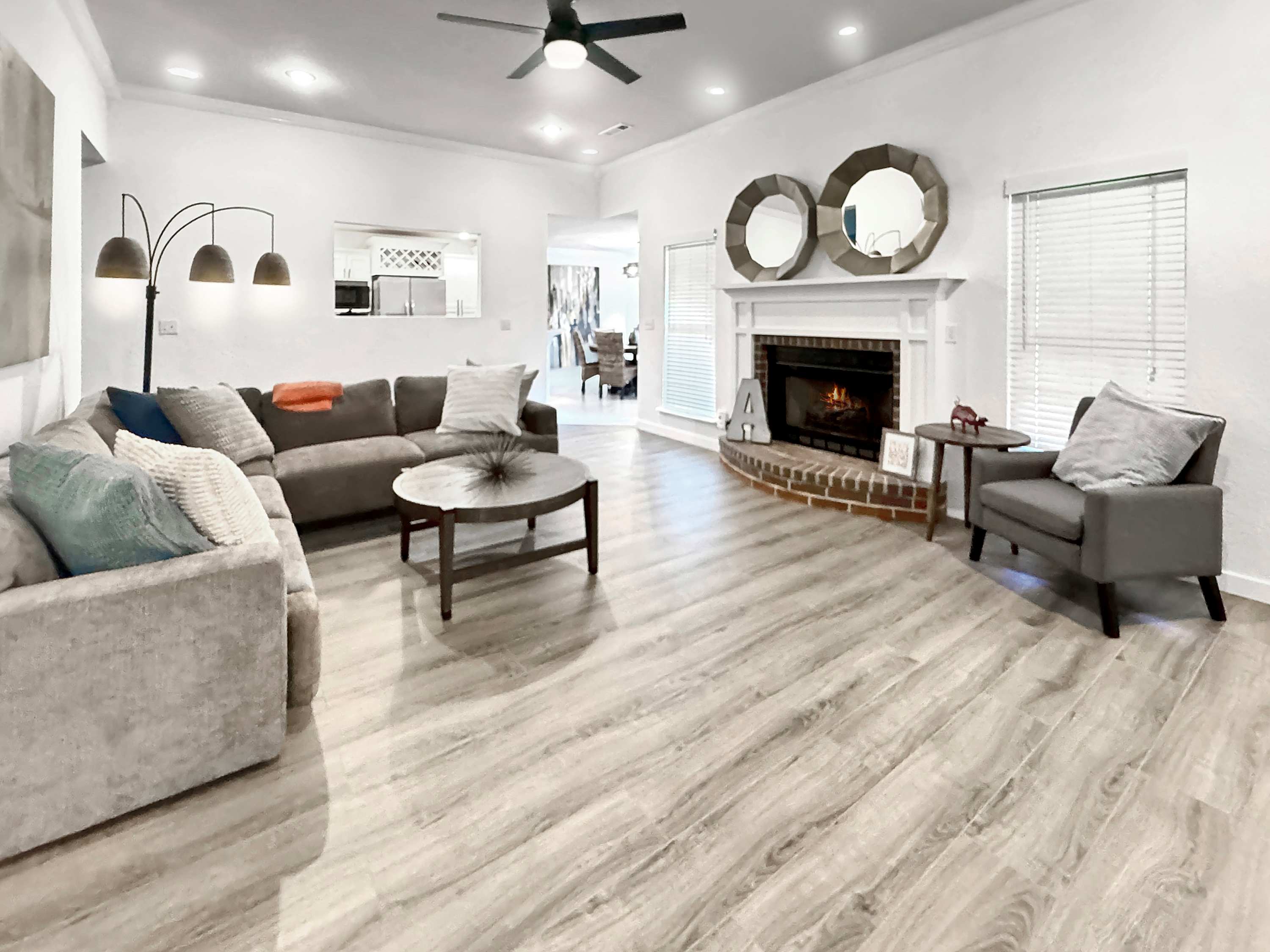 Charming Outdoor Oasis And Modern Comforts - Delightful Family Haven - Fayetteville, AR