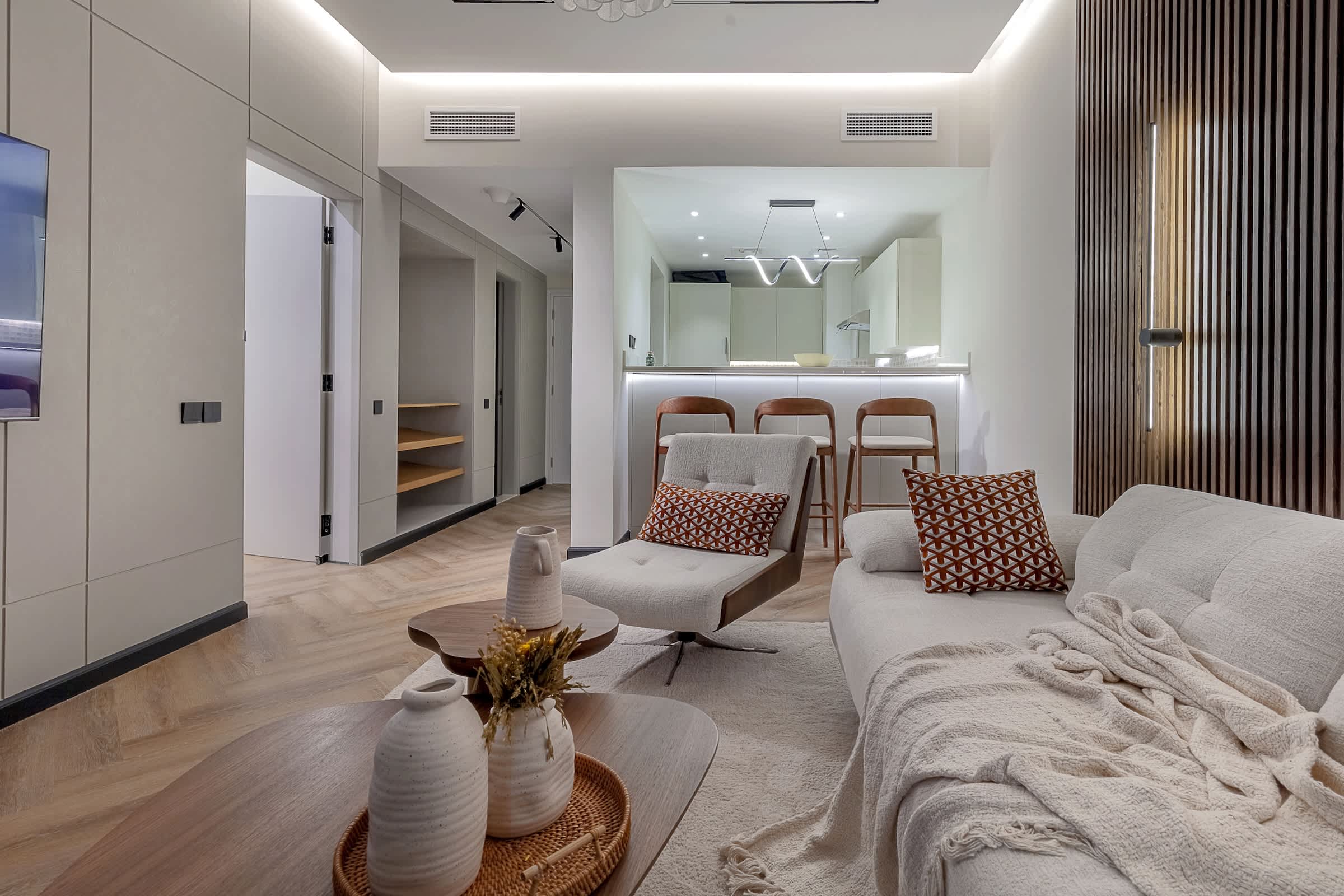 Beachfront Chic 1BR - Rooftop Pool & Private Beach - Foto 1