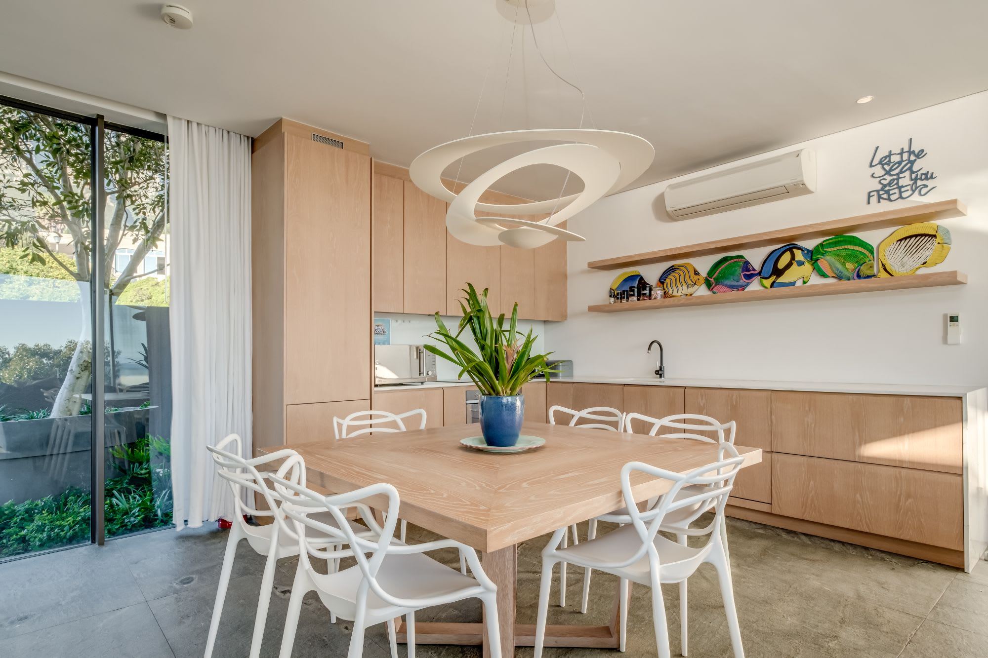 Unique Camps Bay Apartment w Private Pool Coral Sea 10