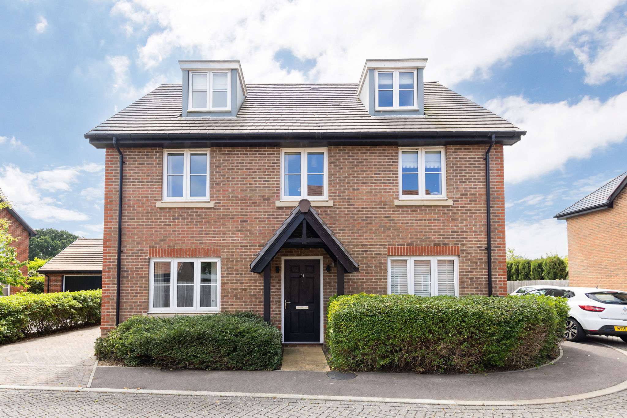 Modern Family Retreat Nr Beaches and Marina