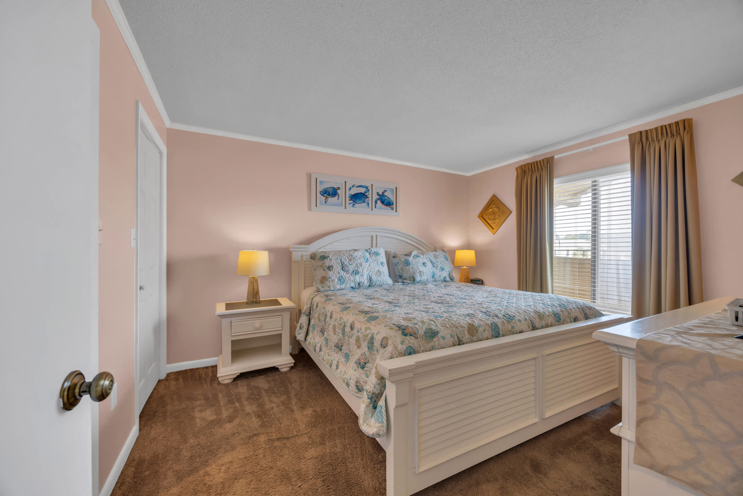 Oceanfront w Stunning  Views Amenities Galore